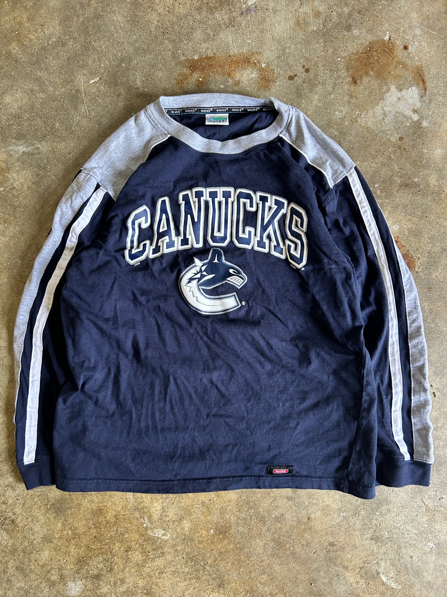Canucks Waves Striped LS Shirt (L)