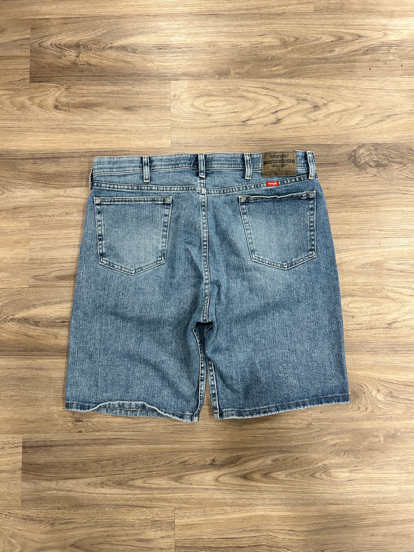 Wrangler Relaxed Fit Jorts (36W)
