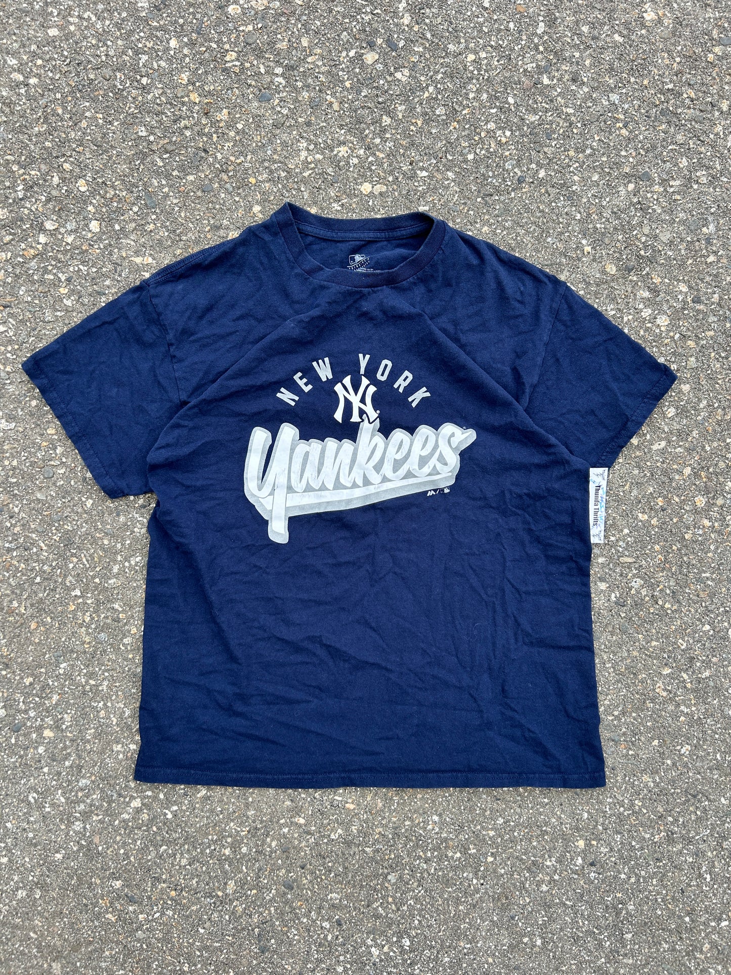 Navy New York Yankees Graphic Tee (L)
