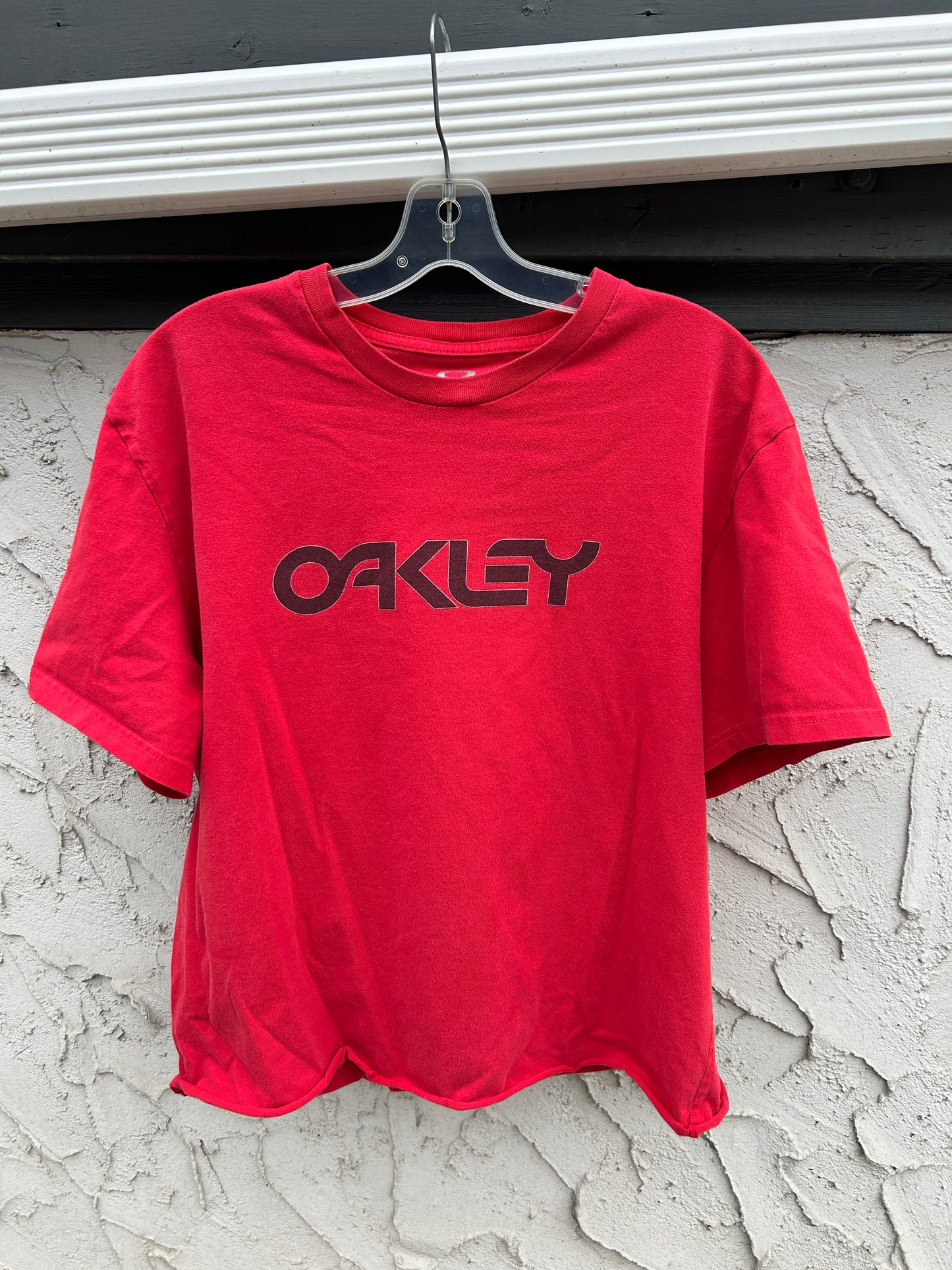 Y2K Cropped Red Oakley Spellout Tee (XL)