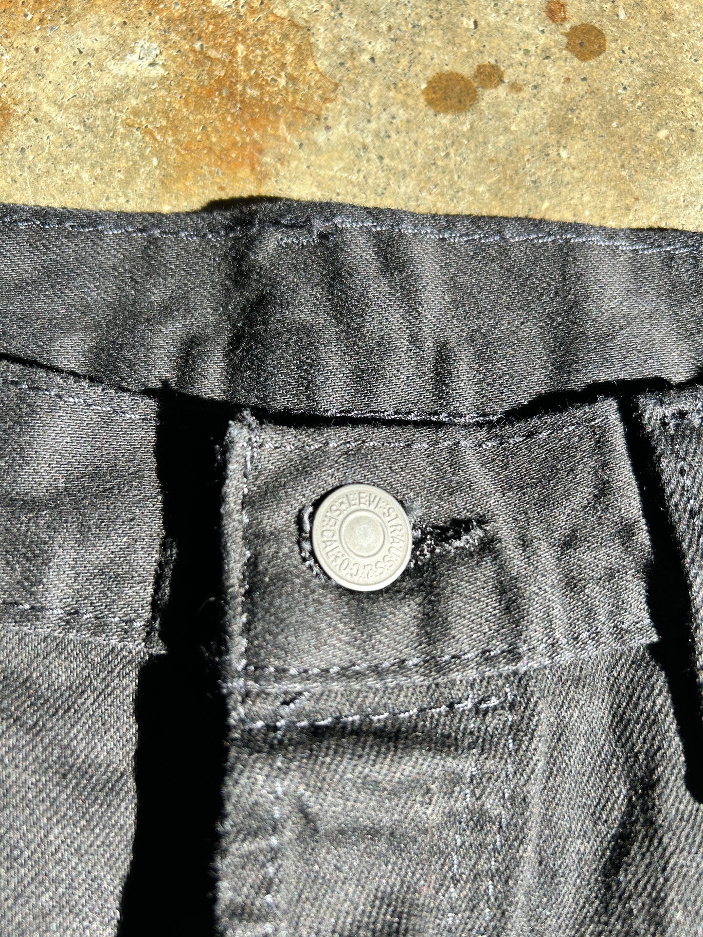 Black Levi’s 501 Jorts (34W)