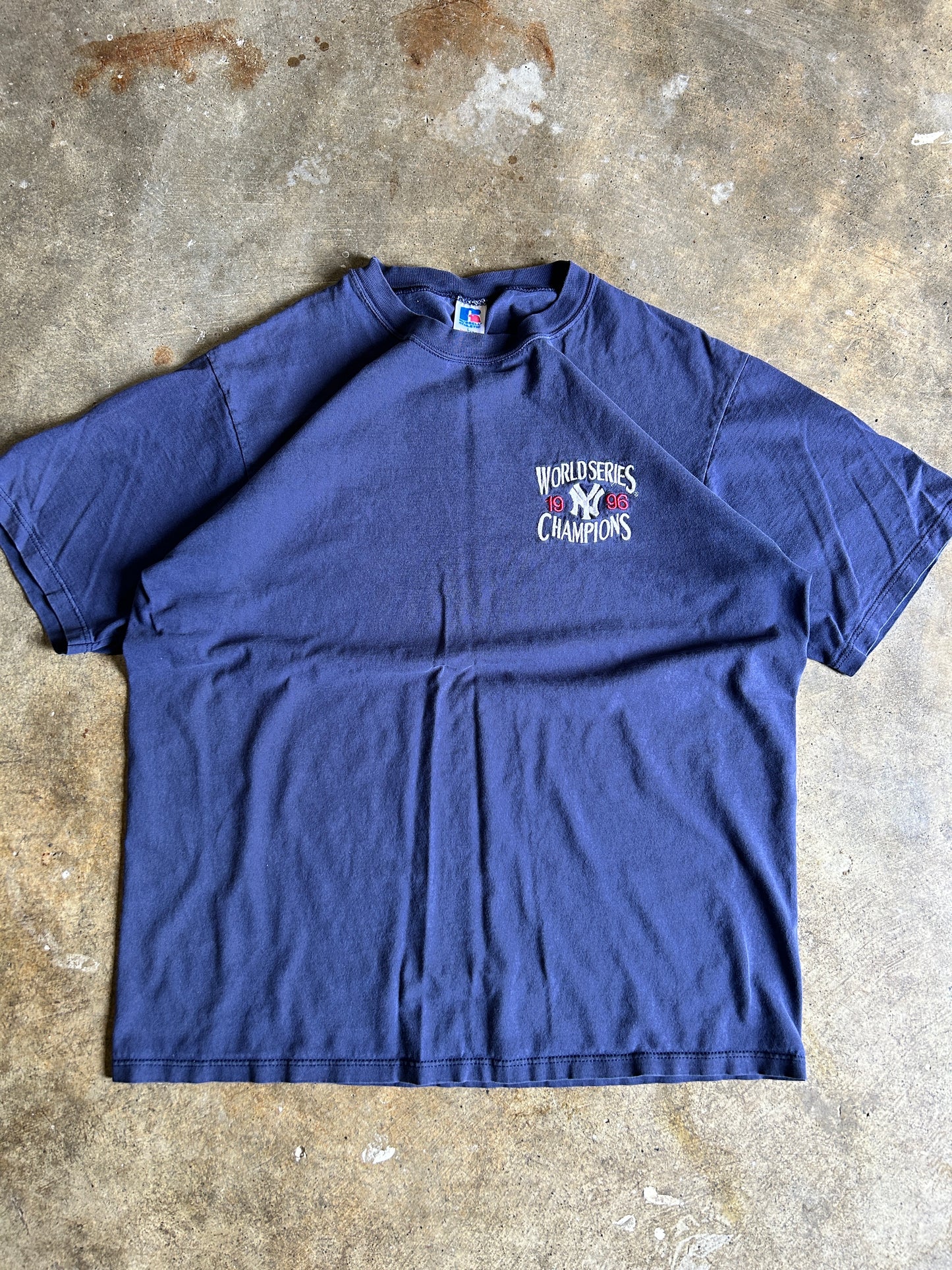Vintage 1996 Russell Athletic Yankees Champs Tee (L)