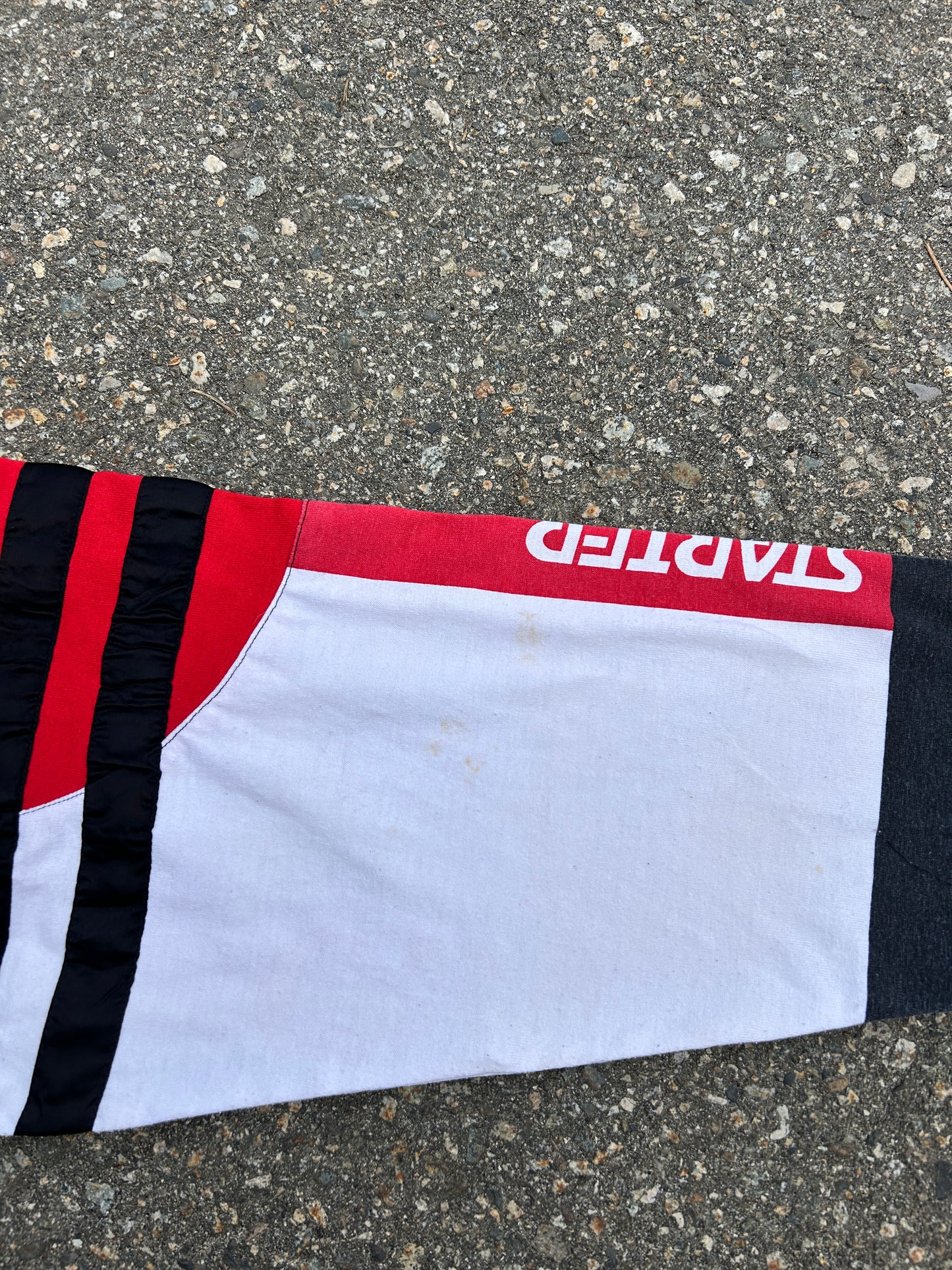 Vintage 90’s Starter Chicago Blackhawks Jersey (XL)
