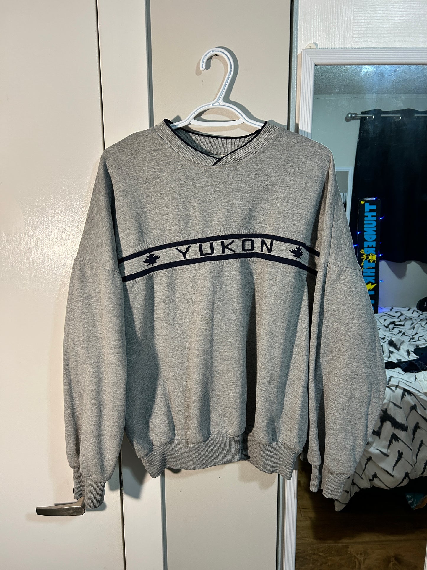Vintage Yukon Canada Quality Goods Crewneck (L)