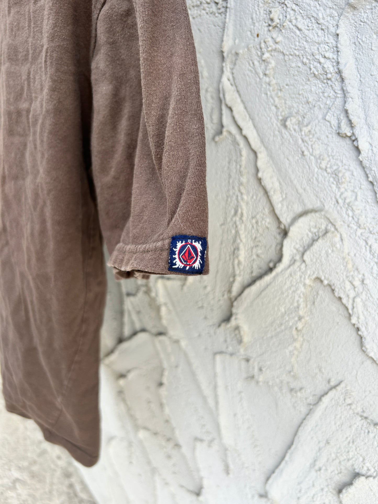 Y2K Brown Volcom Graphic Tee (M)