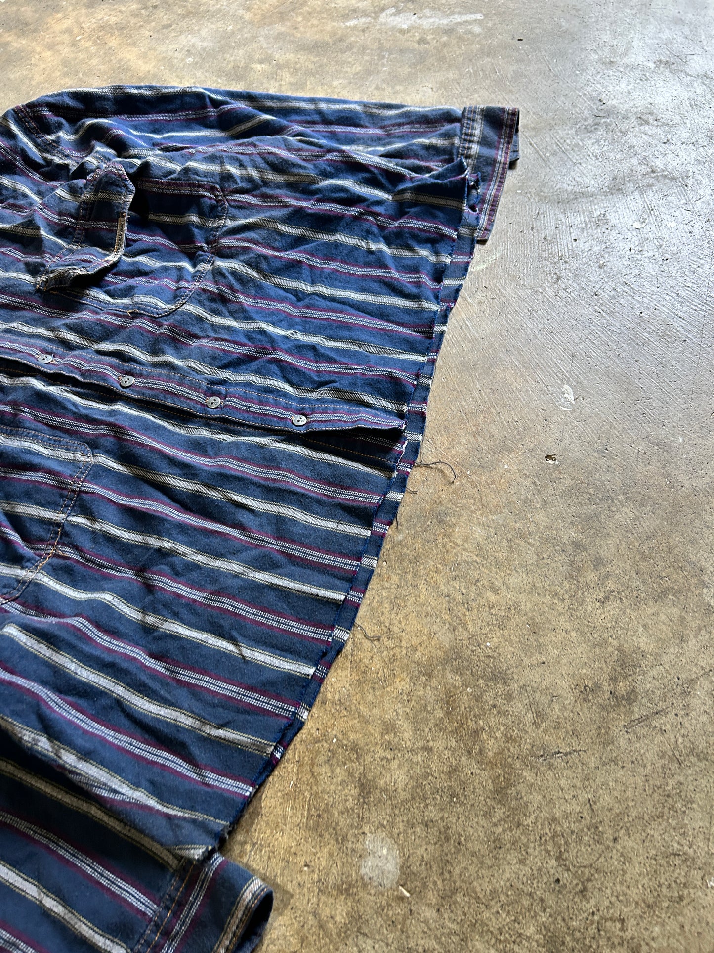 Vintage Quicksilver Cropped Button Up (L)