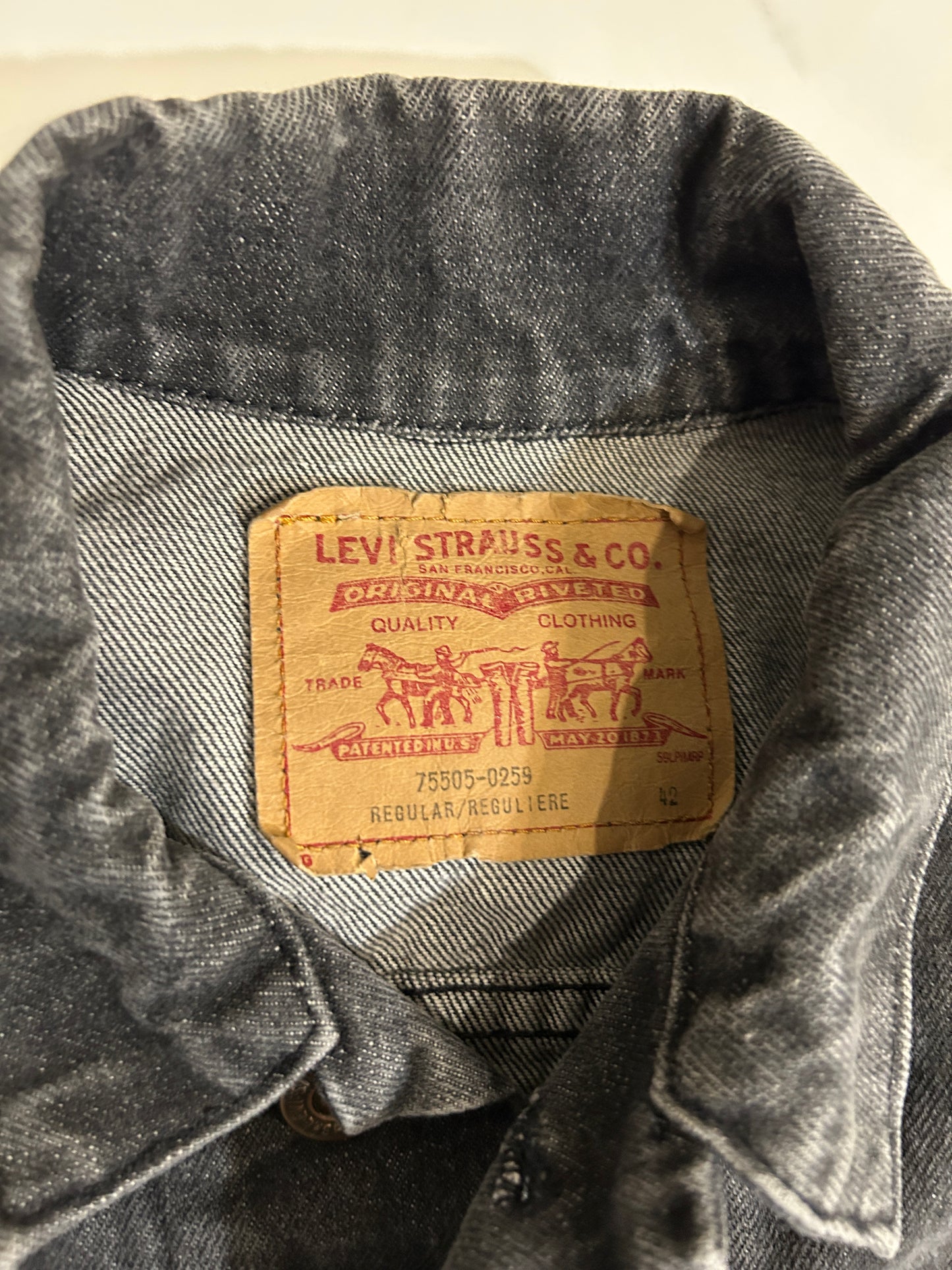 Faded Black Levi’s Denim Jacket (M)