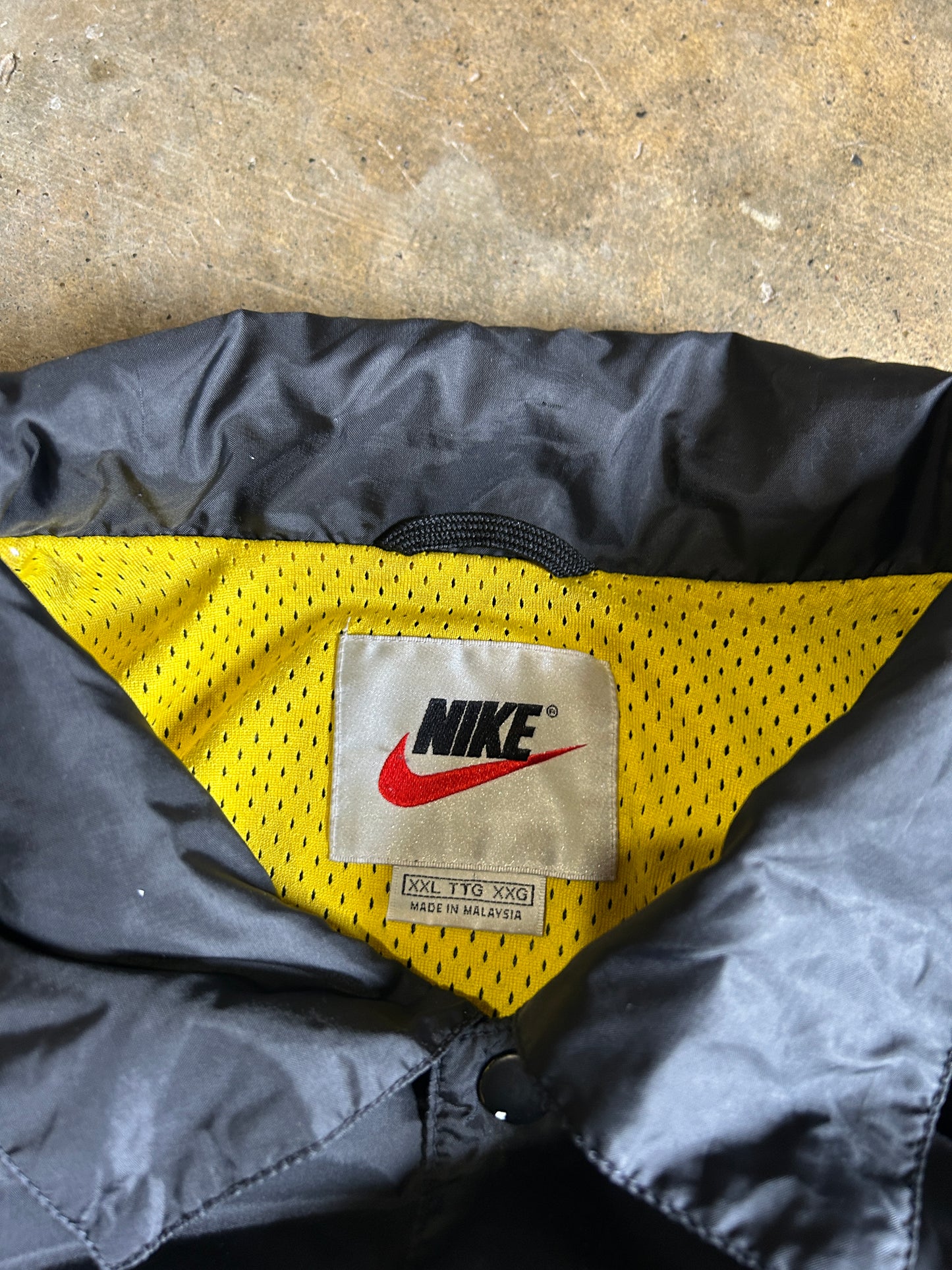 Vintage Yellow Logo Nike Windbreaker (2XL)