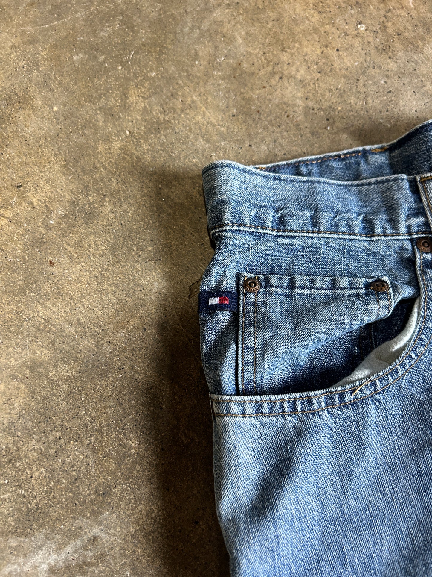 Vintage Tommy Hilfiger Faded Jeans (38x30)