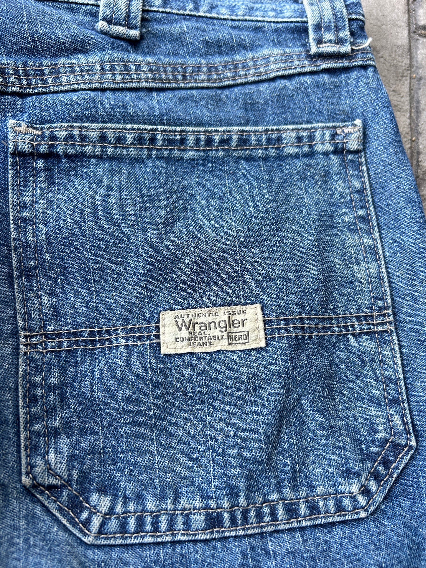 Vintage Wrangler Hero Carpenter Jorts (36W)