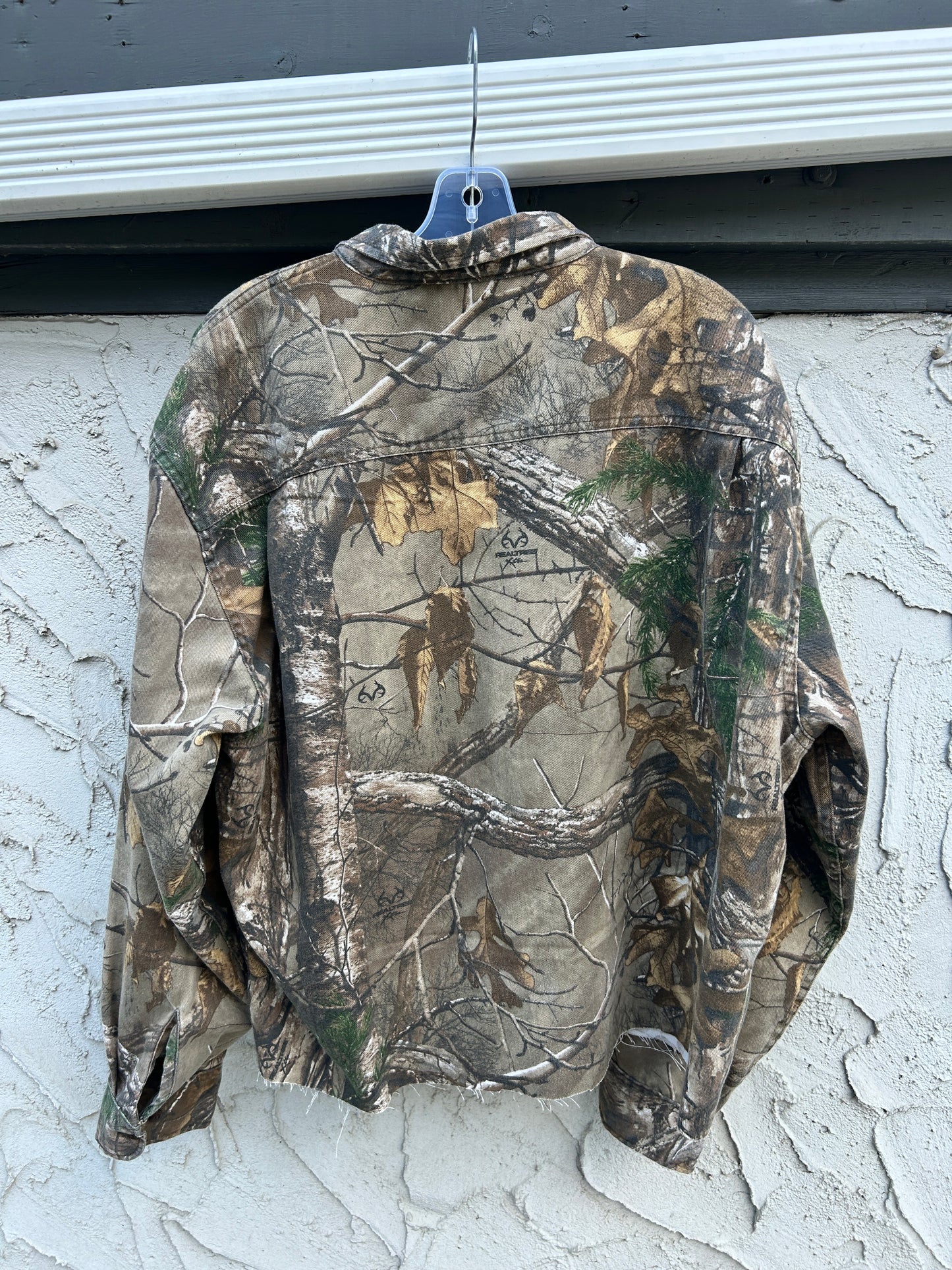 Cropped Cabelas Real Tree Button Up (2XL)