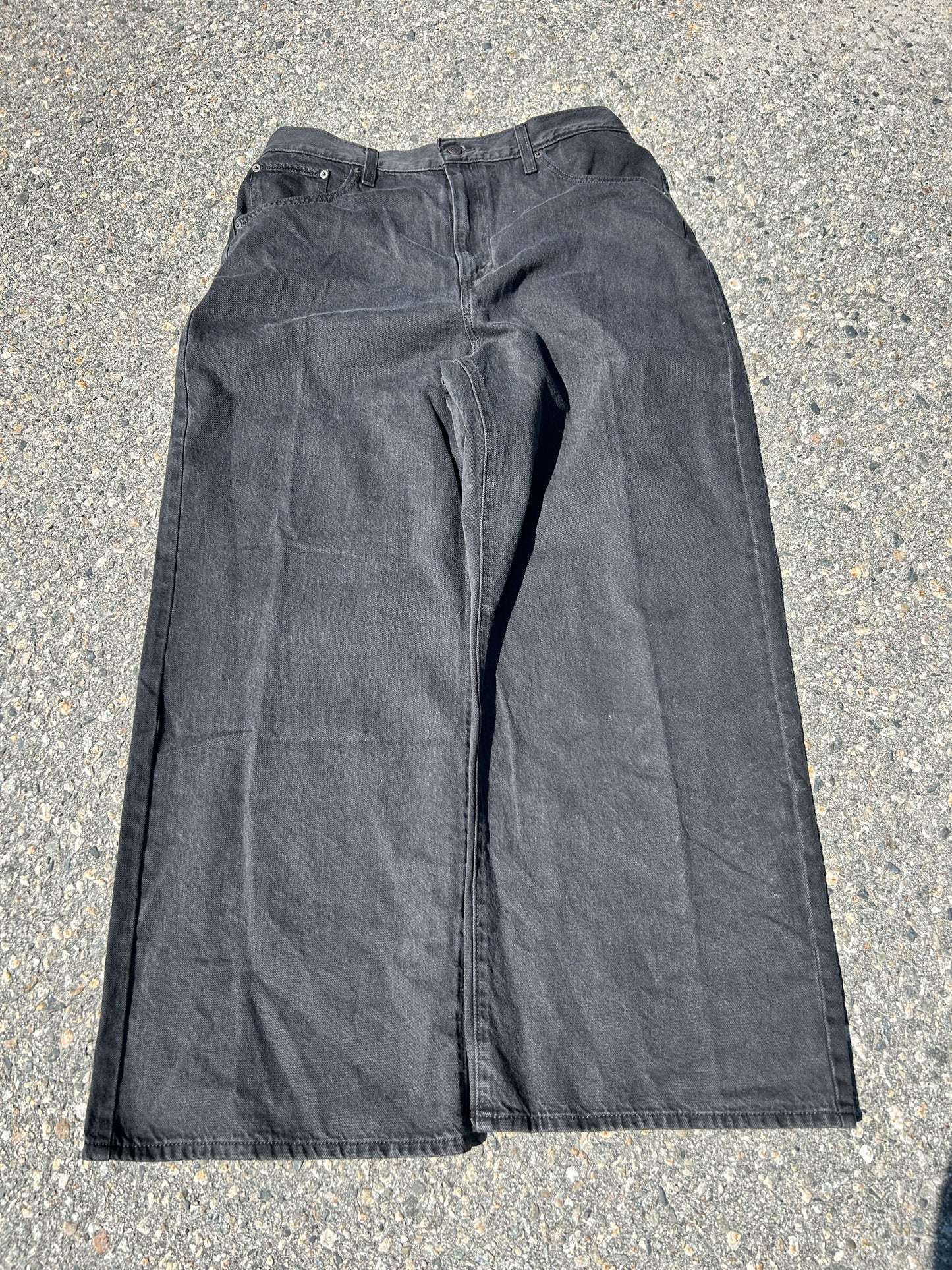 Black Levi’s Cinch Baggy Jeans (34x32)