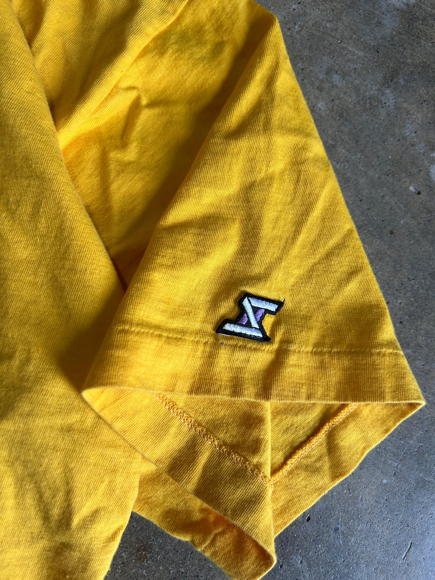 Vintage 90’s Boxy Husky Baseball Tee (XL)