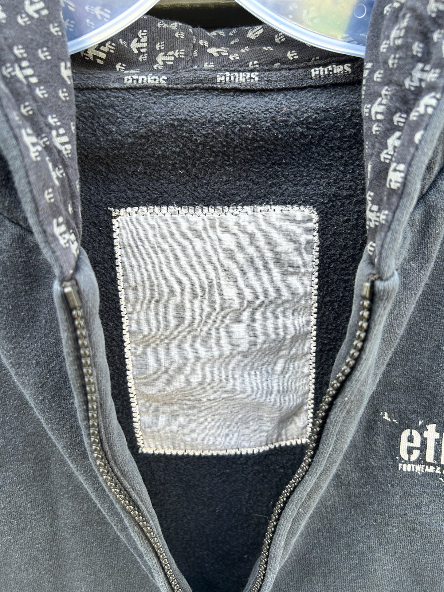 Y2K Etnies Skater Zip Hoodie (L)