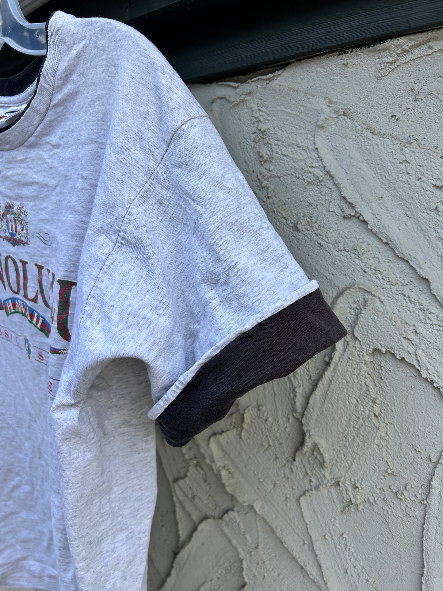 Vintage 1994 Honolulu Graphic Tee (L)