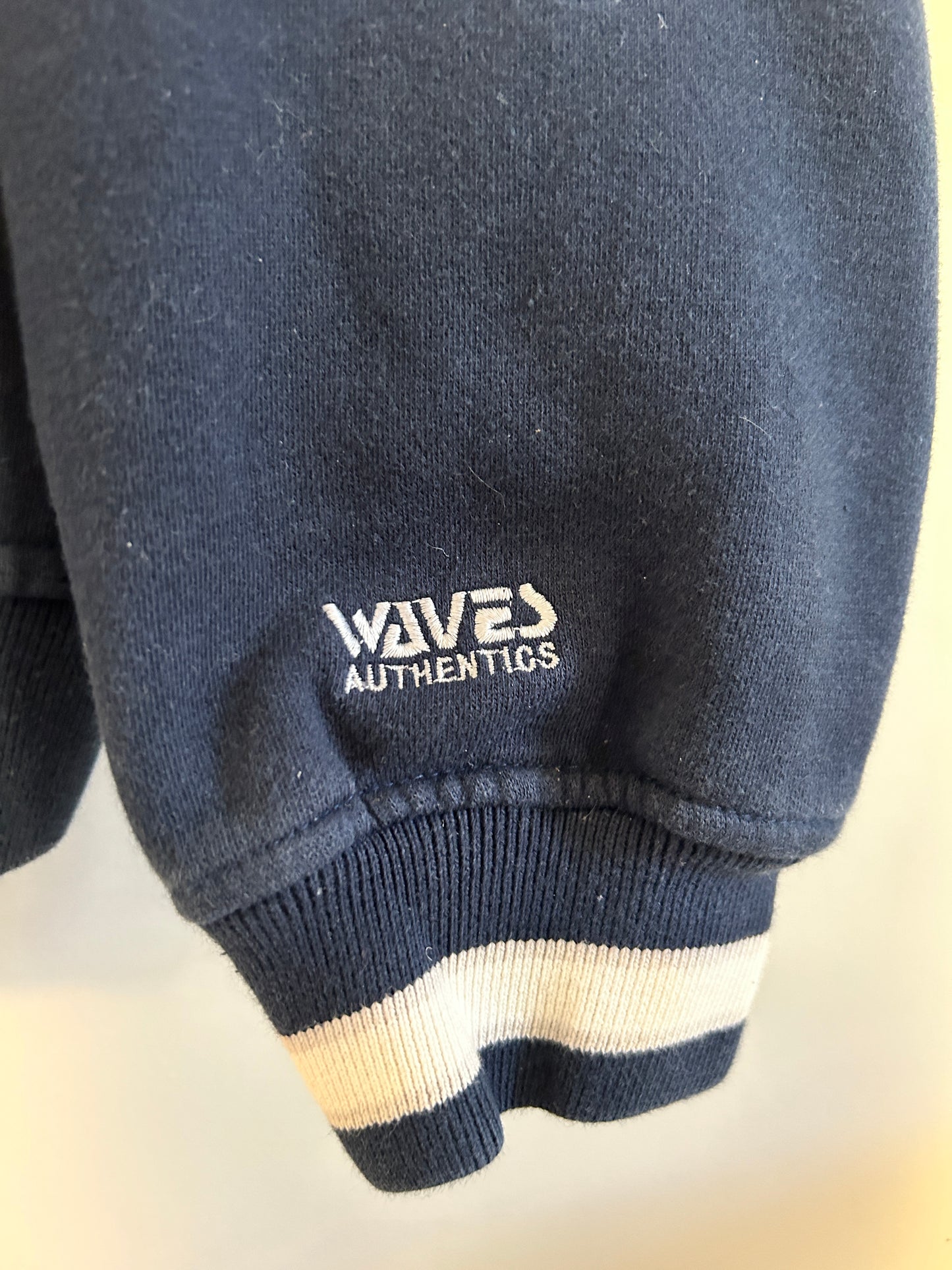 Waves Canucks Zip Sweater (L)