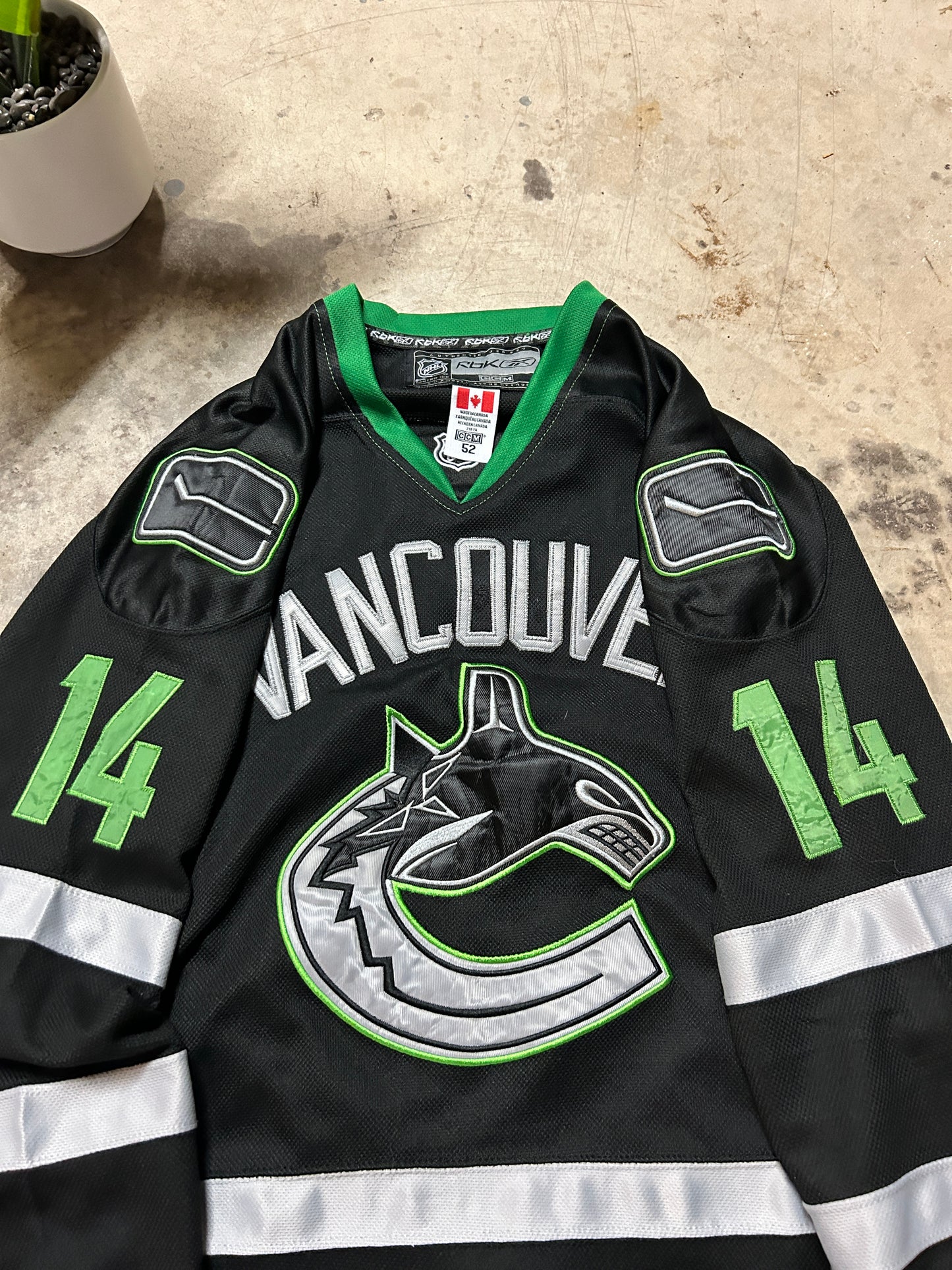 Vancouver Canucks Specialty Green Alex Burrows Jersey (L)