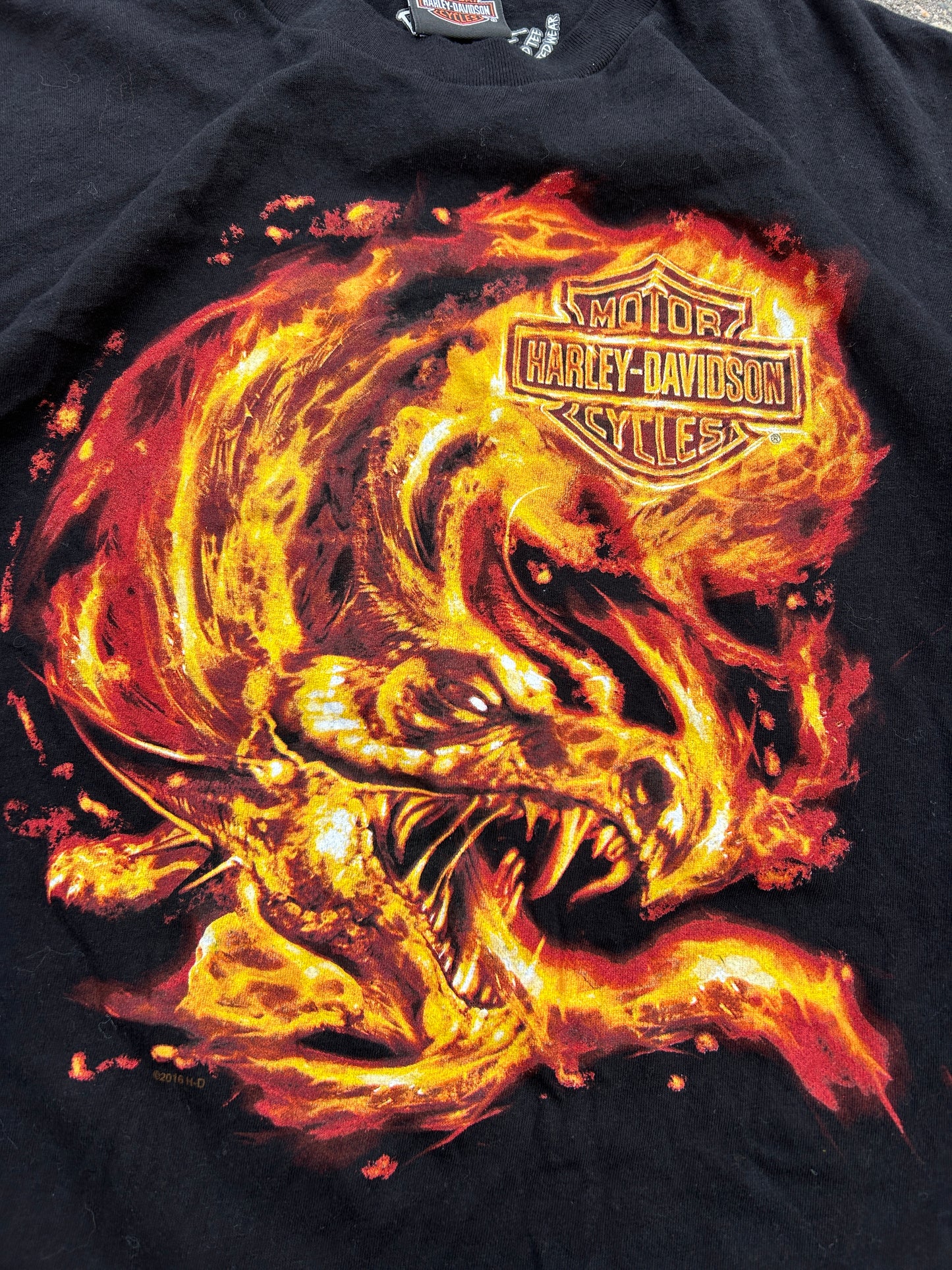 Harley Davidson Flaming Dragon Tee (2XL)