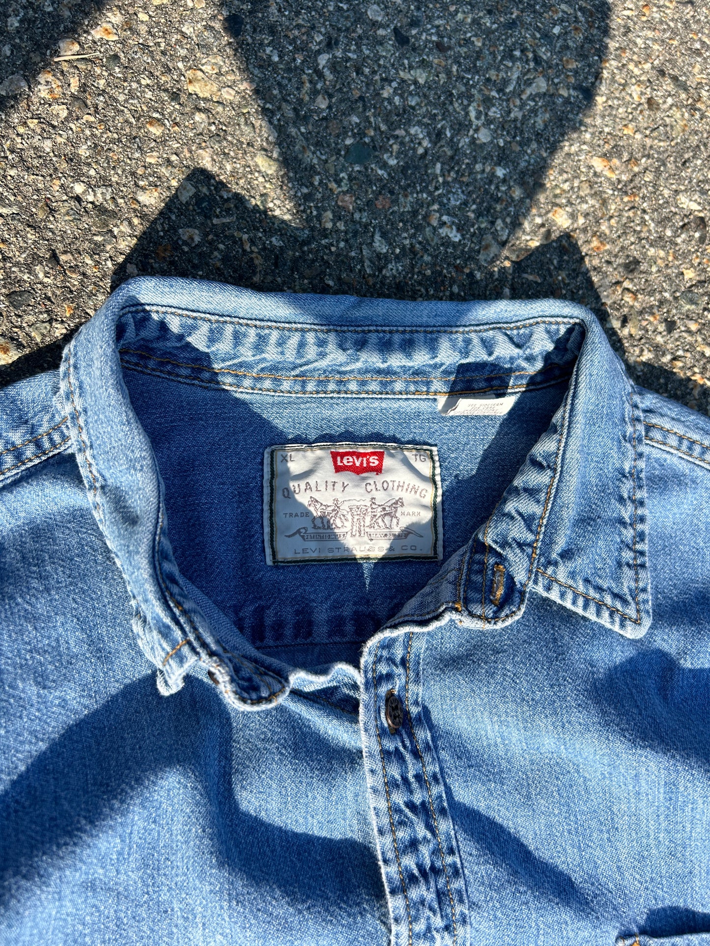 Vintage White Label Levi’s Denim Shirt (XL)