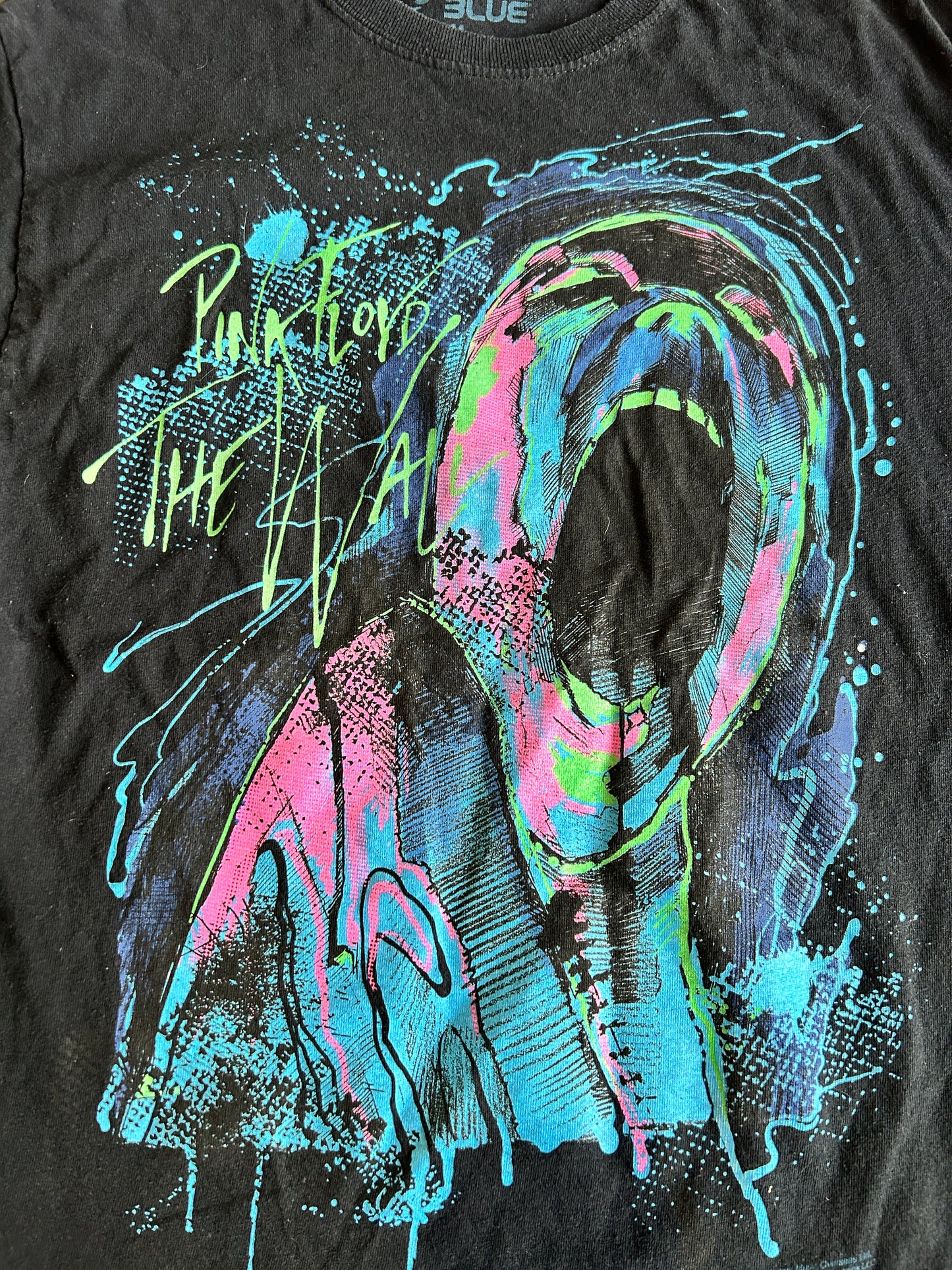 2019 Pink Floyd The Wall Glow in The Dark Liquid Blue Tee (M)