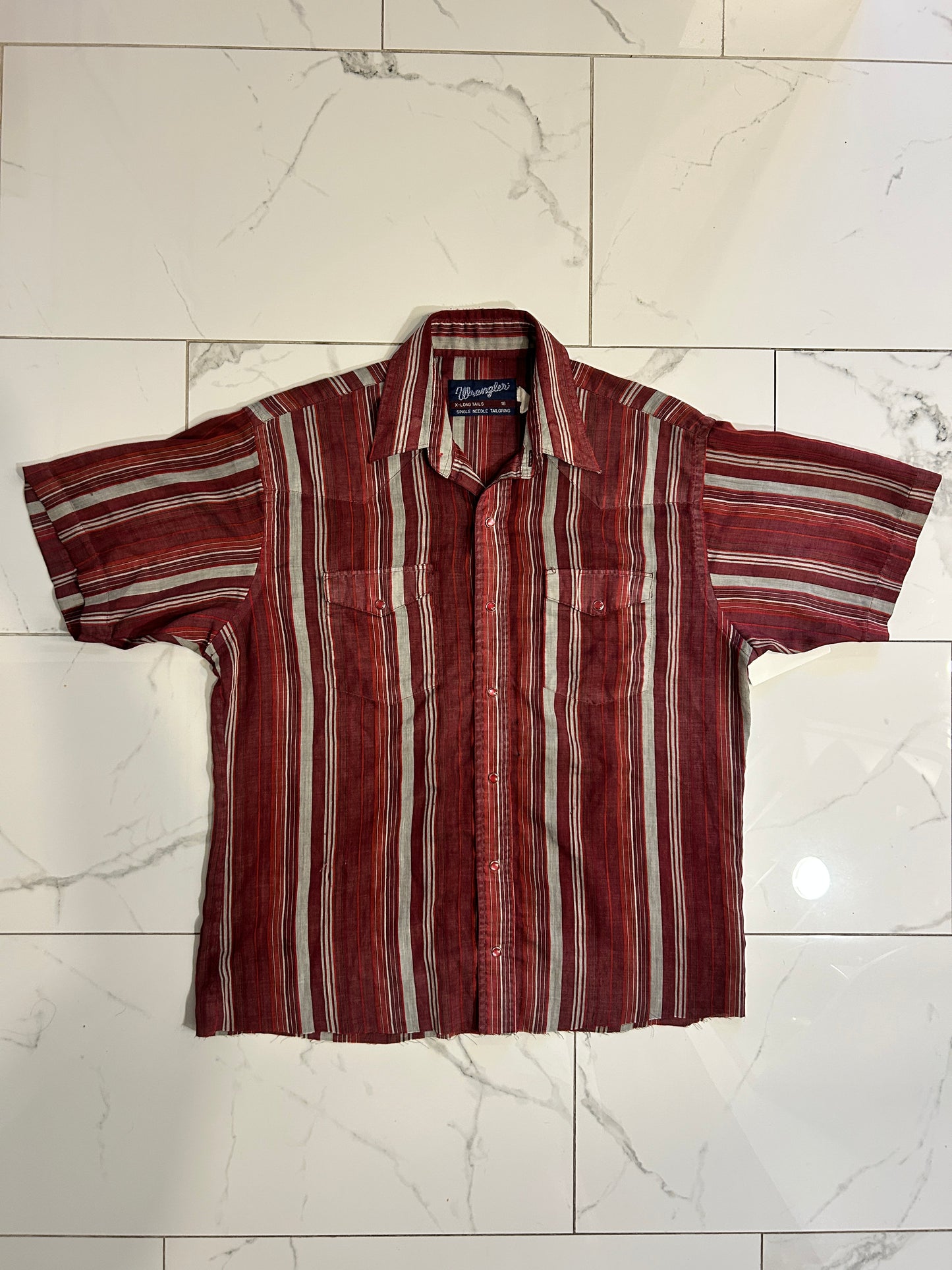 Vintage Red Wrangler Cropped Snap Button Up Shirt (L)
