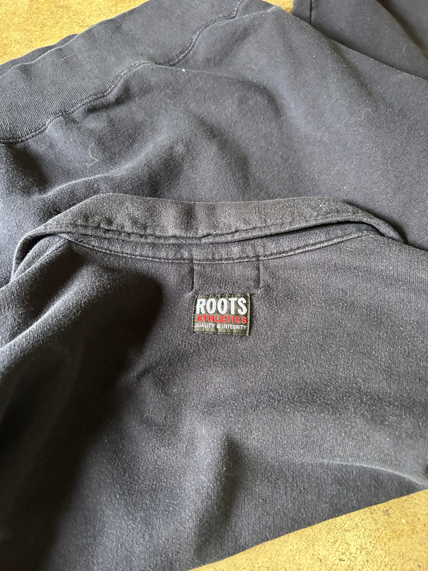 Vintage 90’s Roots Athletic Canucks Quarter Zip Sweater (L)