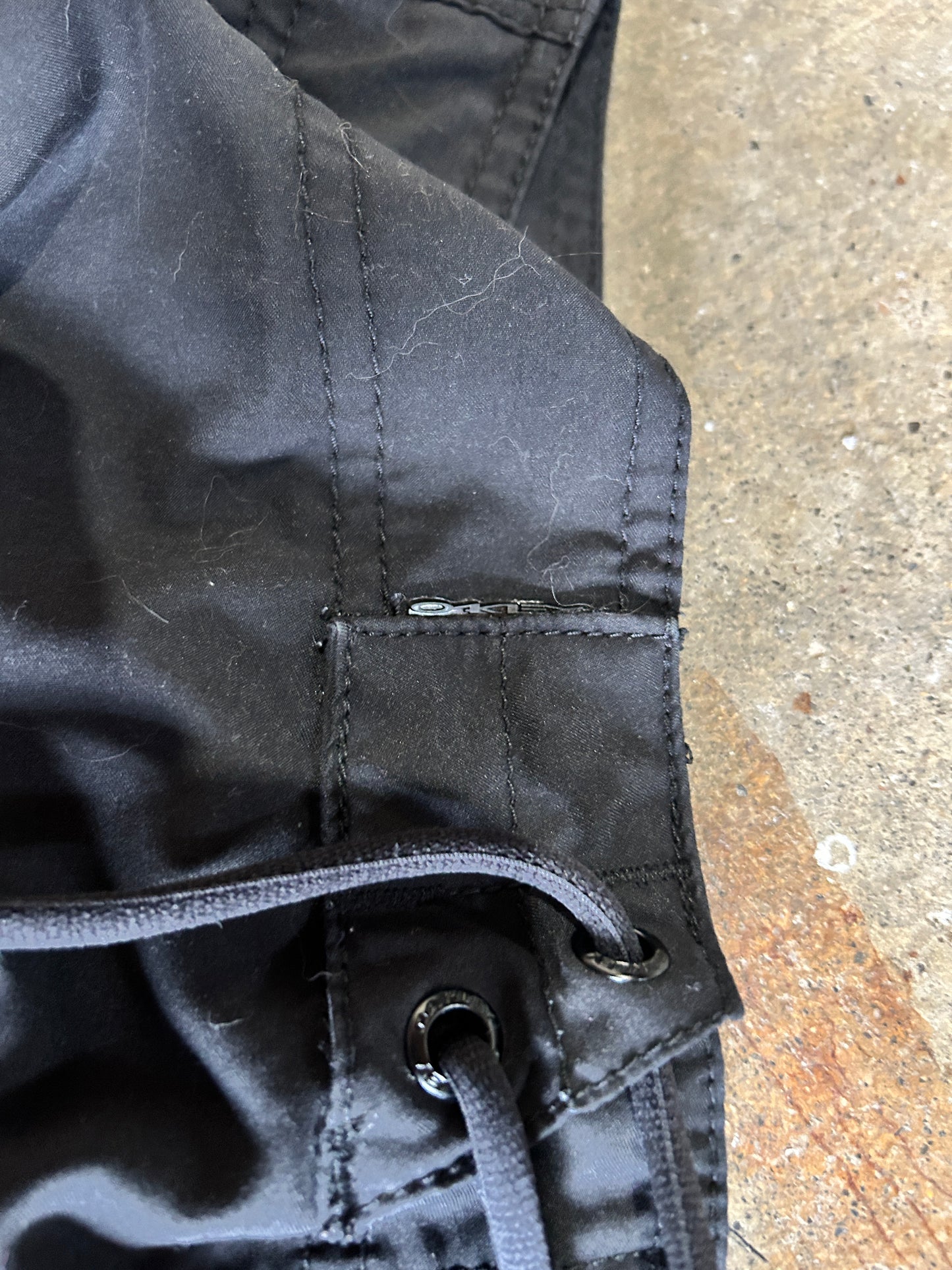Y2K Black Oakley Board Shorts (34W)