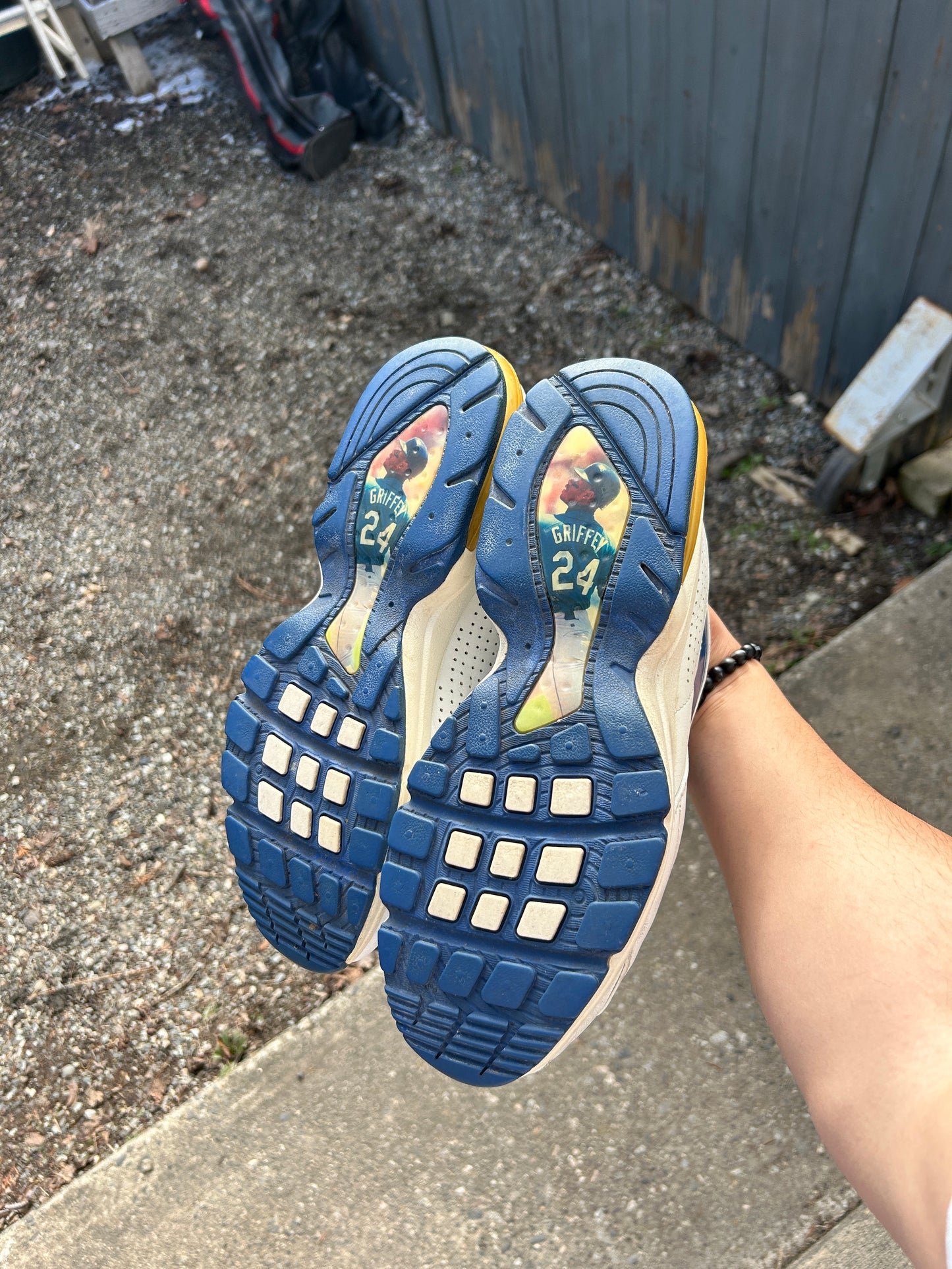 Vintage Ken Griffey Jr Nike Air Maxes (10.5M)