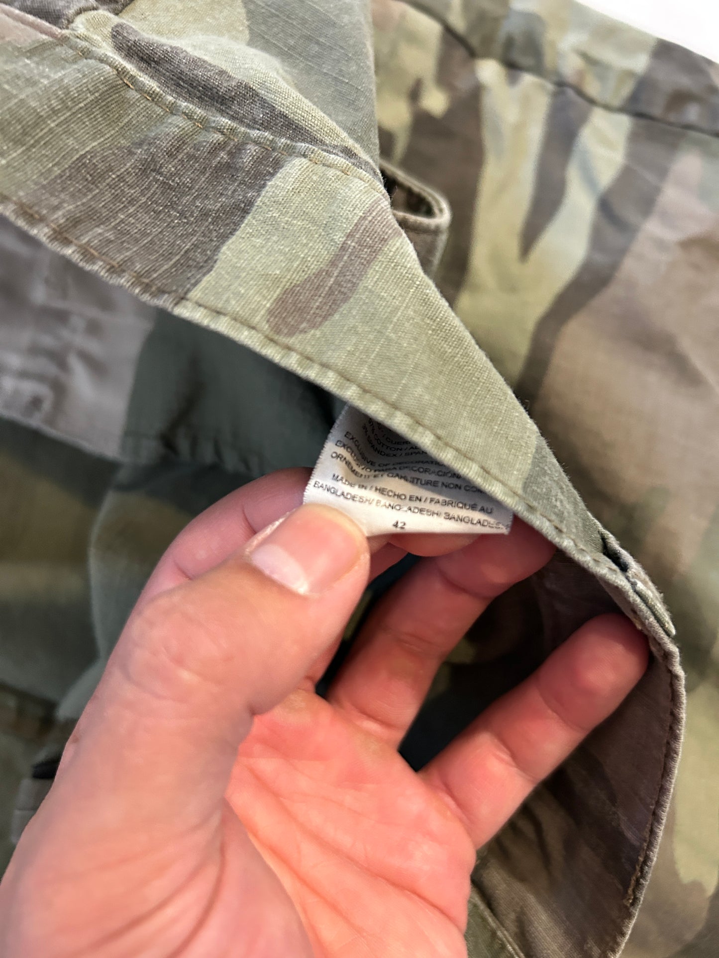 Faded Baggy Camo Dickies Shorts (38W)
