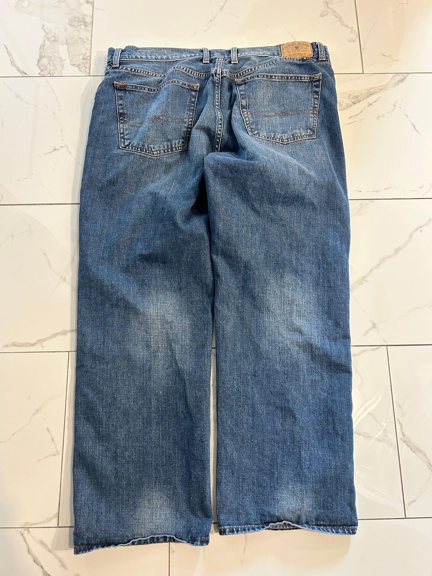 Y2K Lucky Brand Blue Jeans (38x30)
