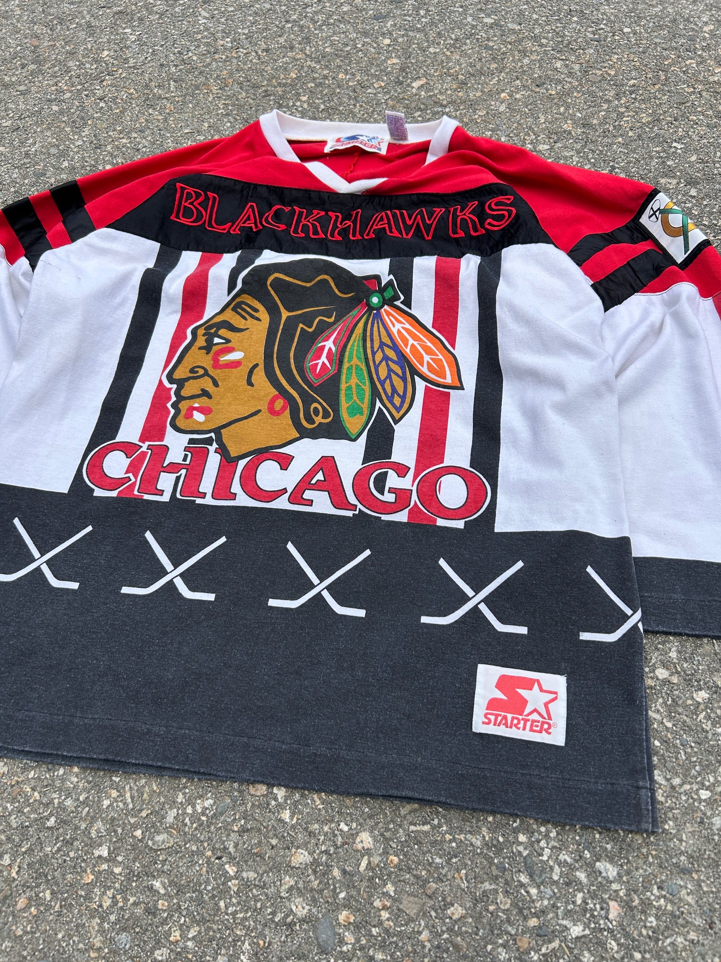 Vintage 90’s Starter Chicago Blackhawks Jersey (XL)