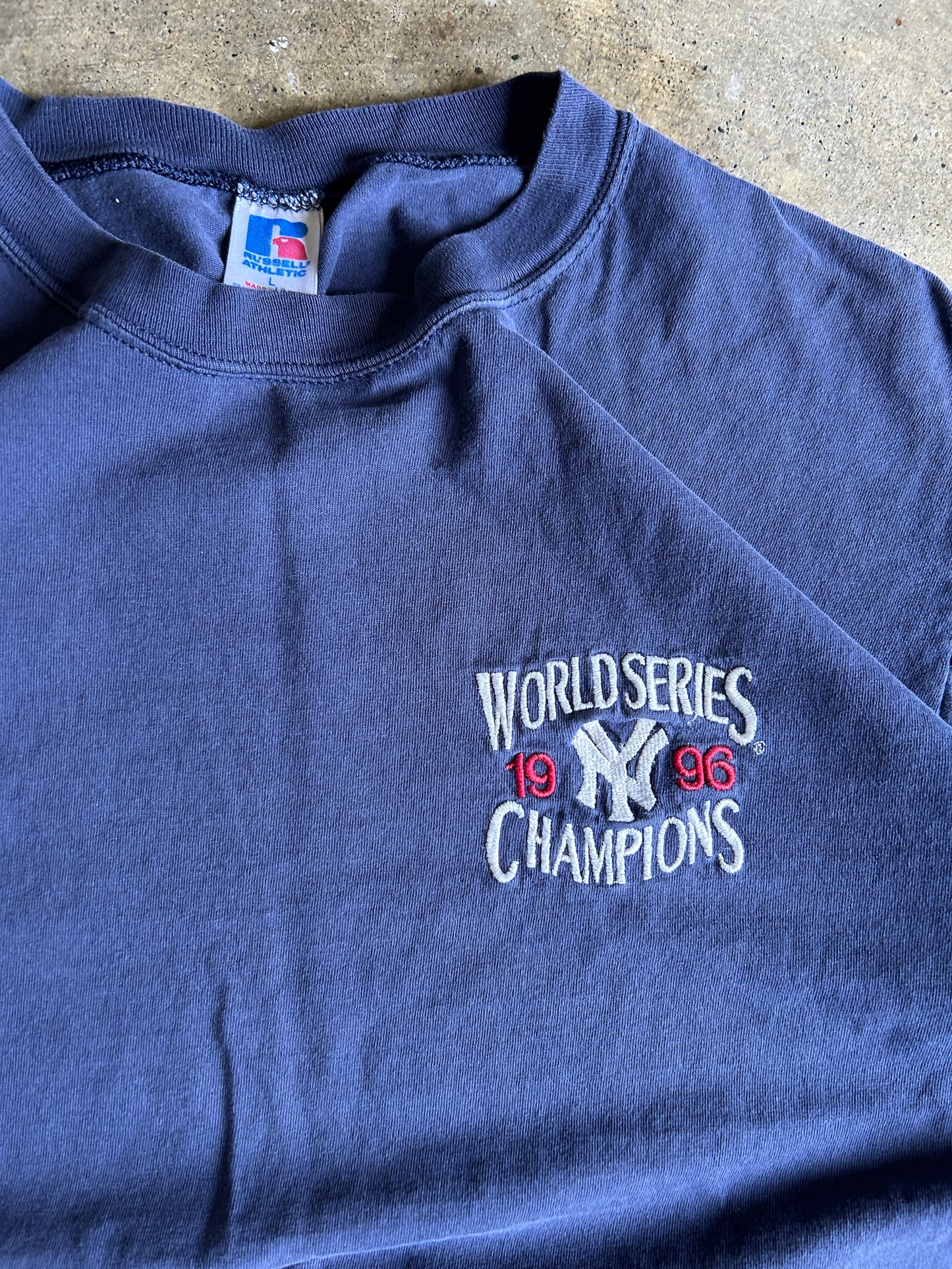Vintage 1996 Russell Athletic Yankees Champs Tee (L)