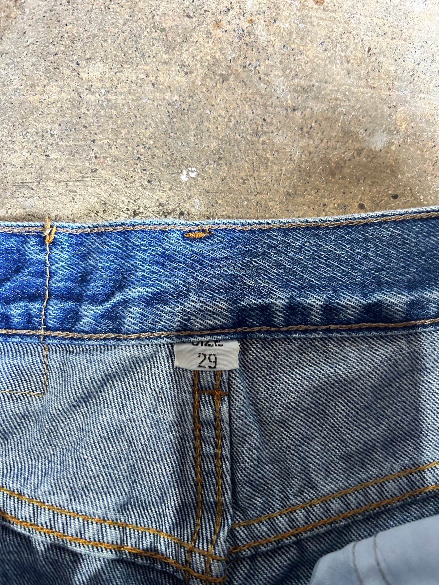 Levi’s 501 Long Baggy Jorts (29W)