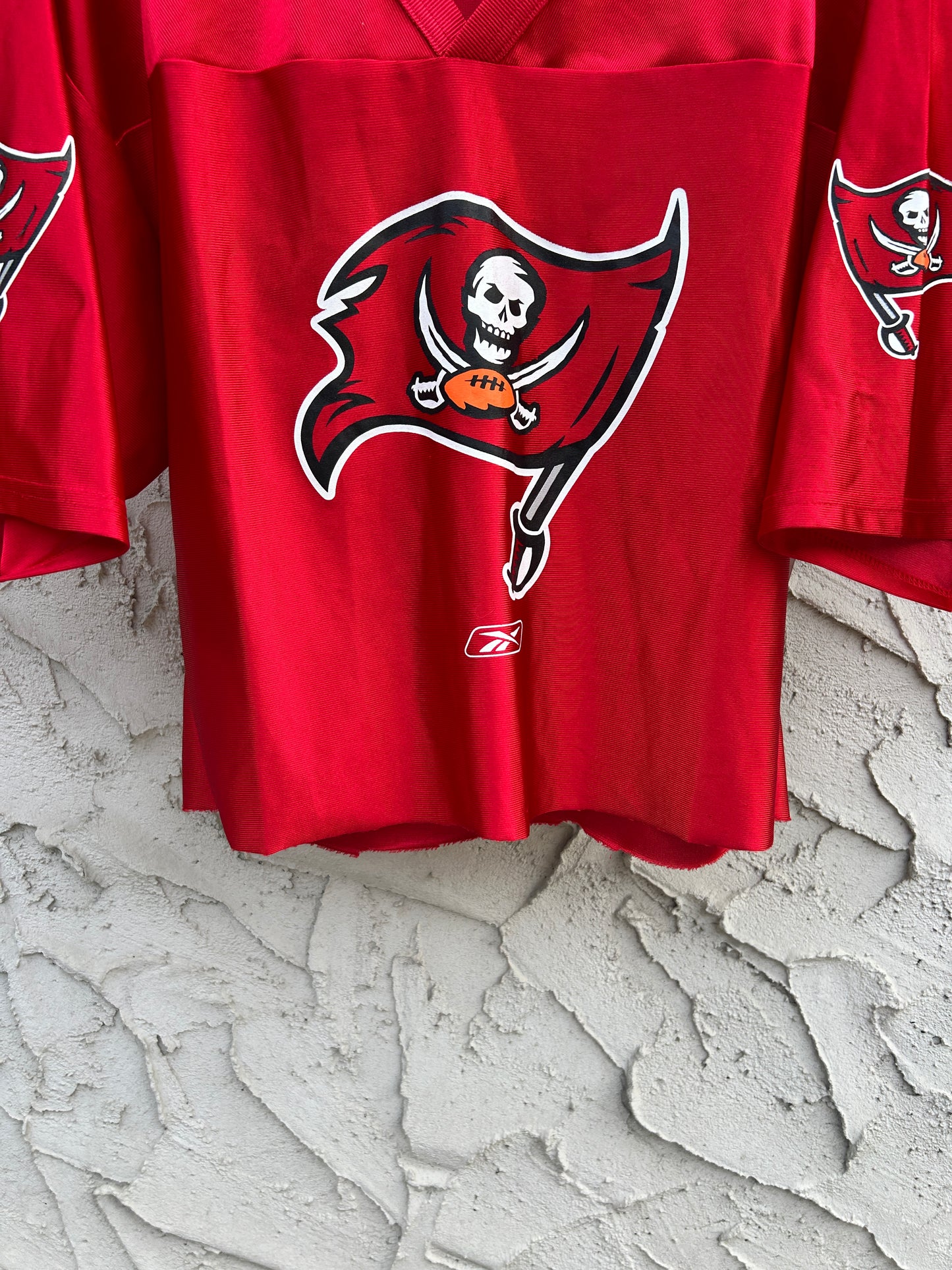 Cropped Reebok Buccaneers Practice Jersey (M)