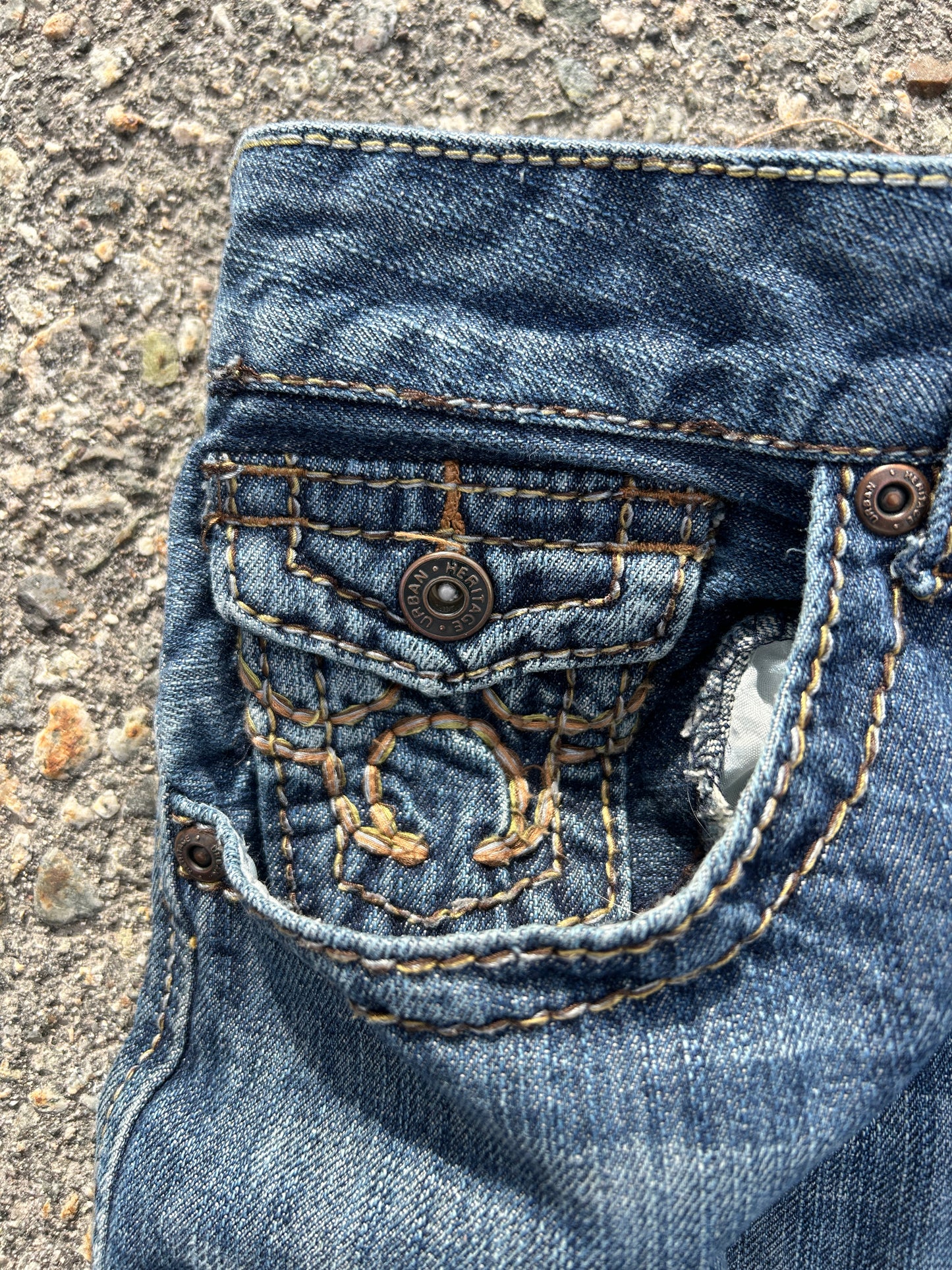 Y2K Urban Heritage Pocket Design Jorts (34W)