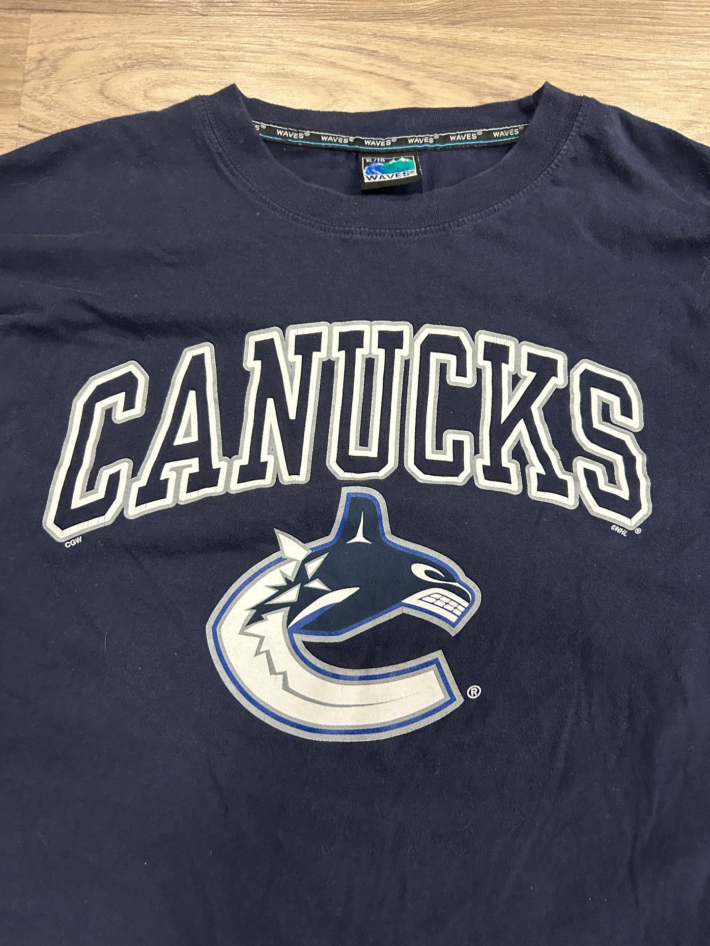 Vintage Waves Canucks LS Shirt (fits L)