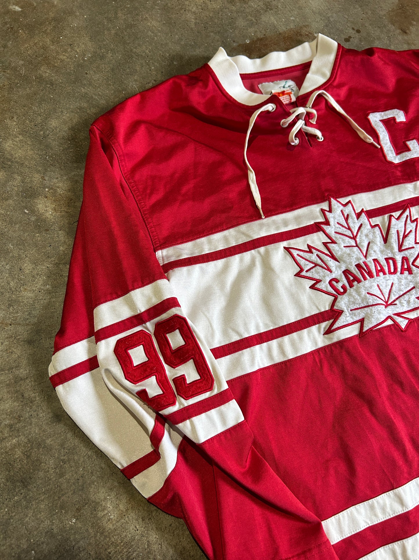 Vintage Canada Chenille Print Hockey Jersey (L)