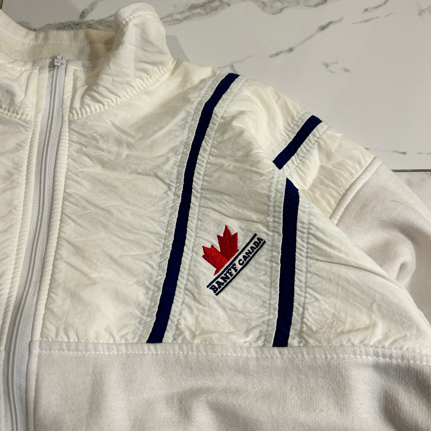 Vintage Banff Canada Windbreaker Shouldered Sweater (fits M)