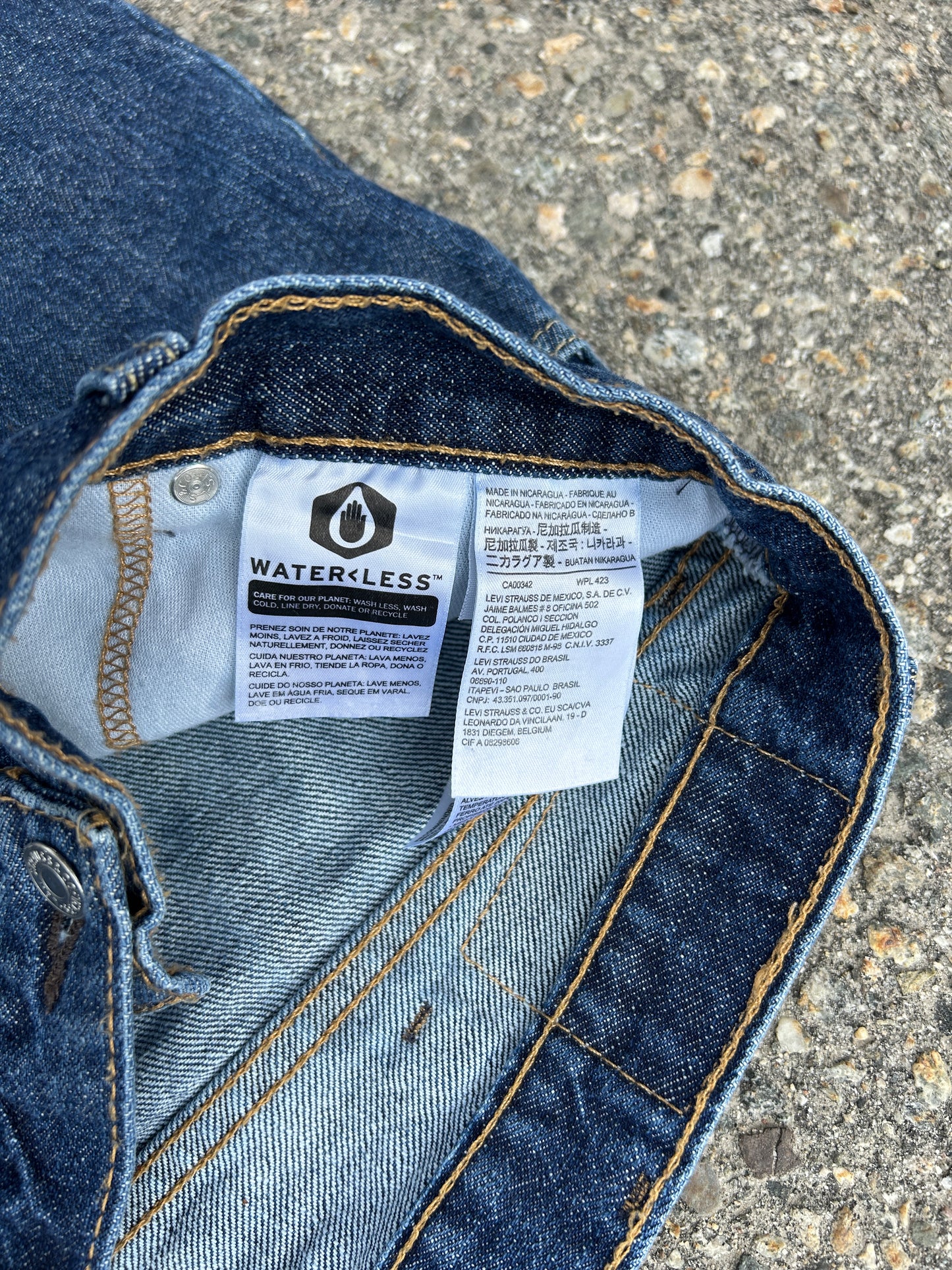 Levi’s 505 Dark Wash Jorts (38W)