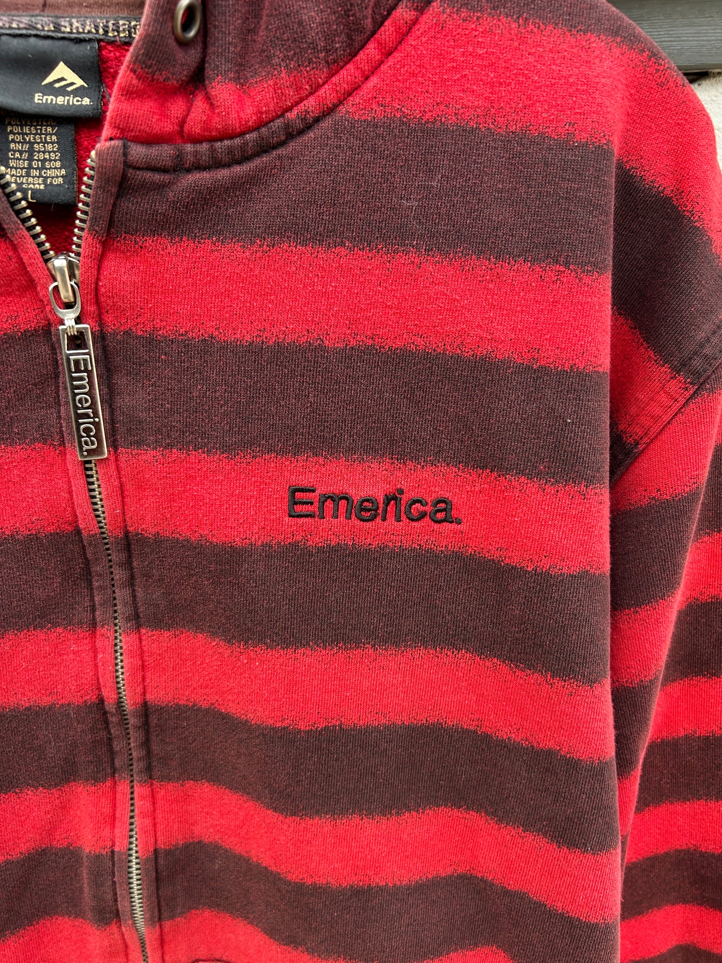 Y2K Emerica Red Striped Skate Zip Hoodie (L)