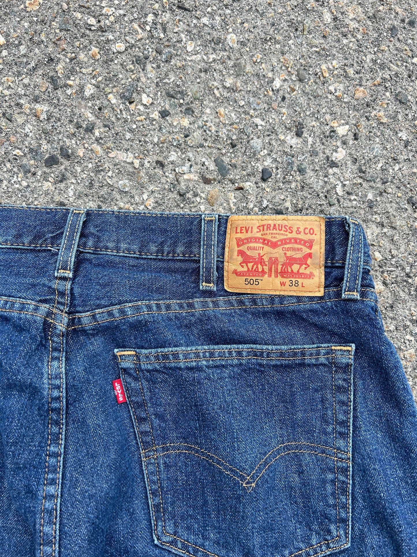 Levi’s 505 Dark Wash Jorts (38W)
