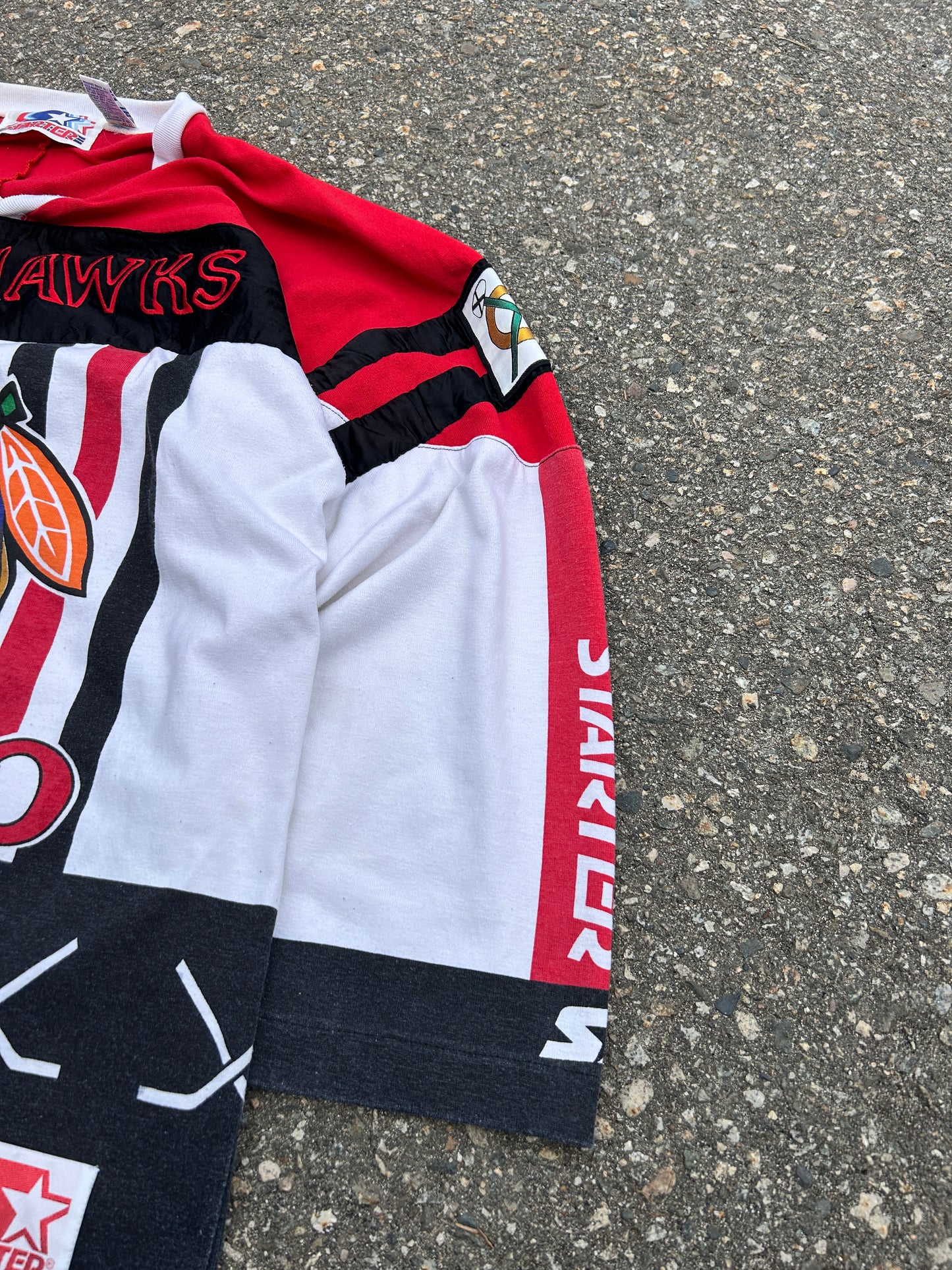 Vintage 90’s Starter Chicago Blackhawks Jersey (XL)
