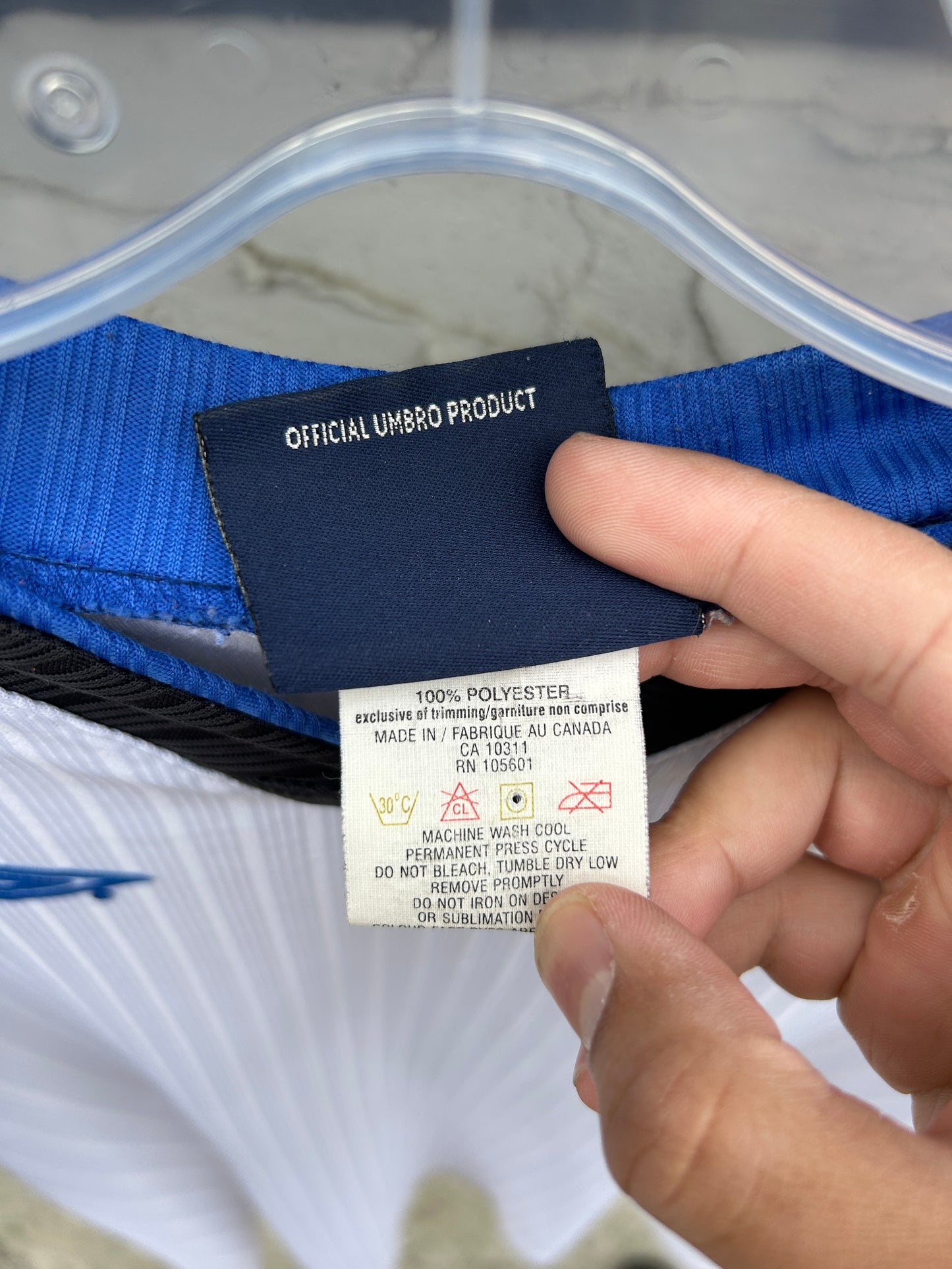 Vintage Umbro Blank Soccer Jersey (L)