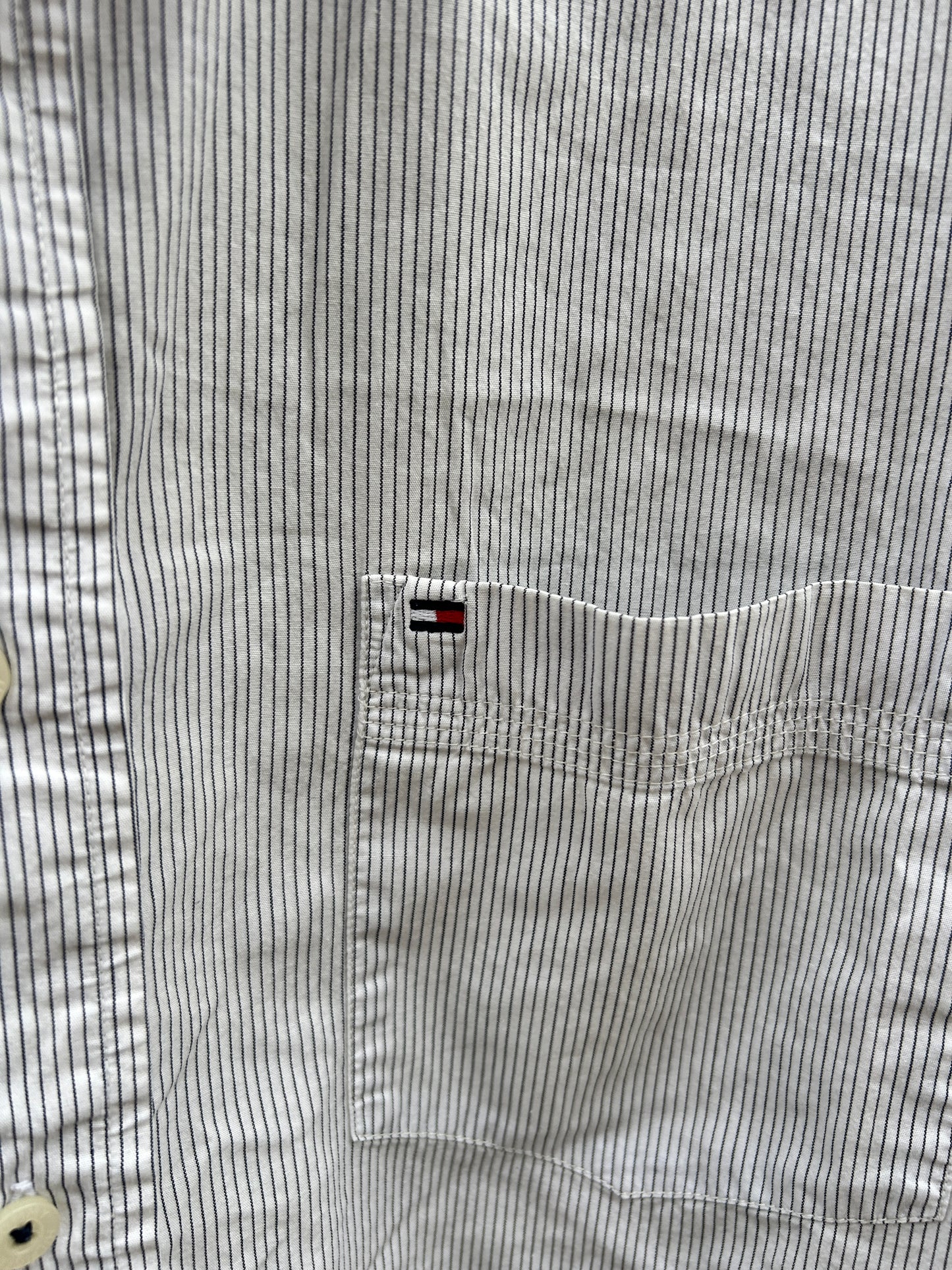 Cropped Tommy Hilfiger Button Up (L)