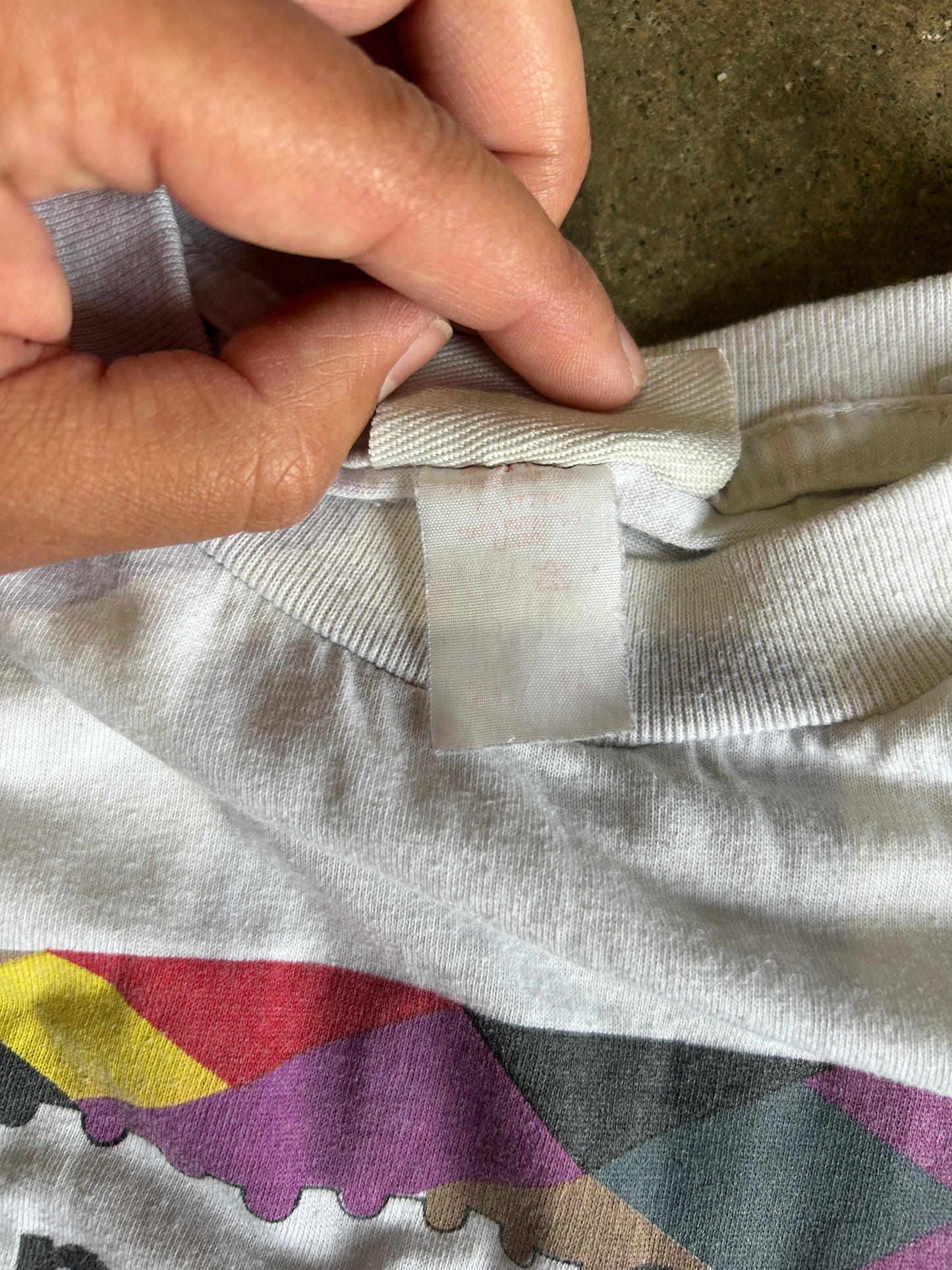 Vintage Canada 17 Inuit Print Tee (L)