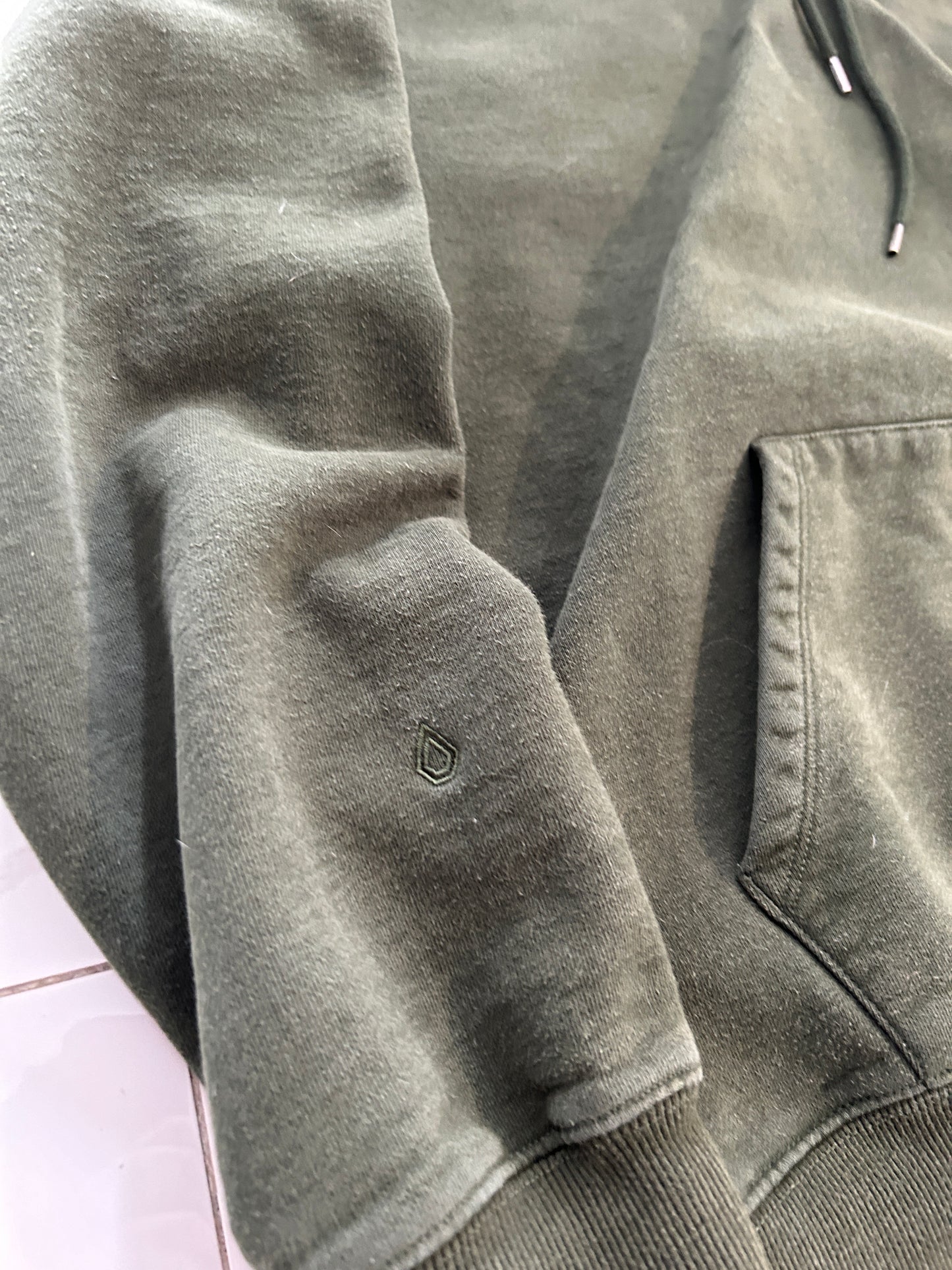 Y2K Heavyweight Volcom Hoodie (fits M)