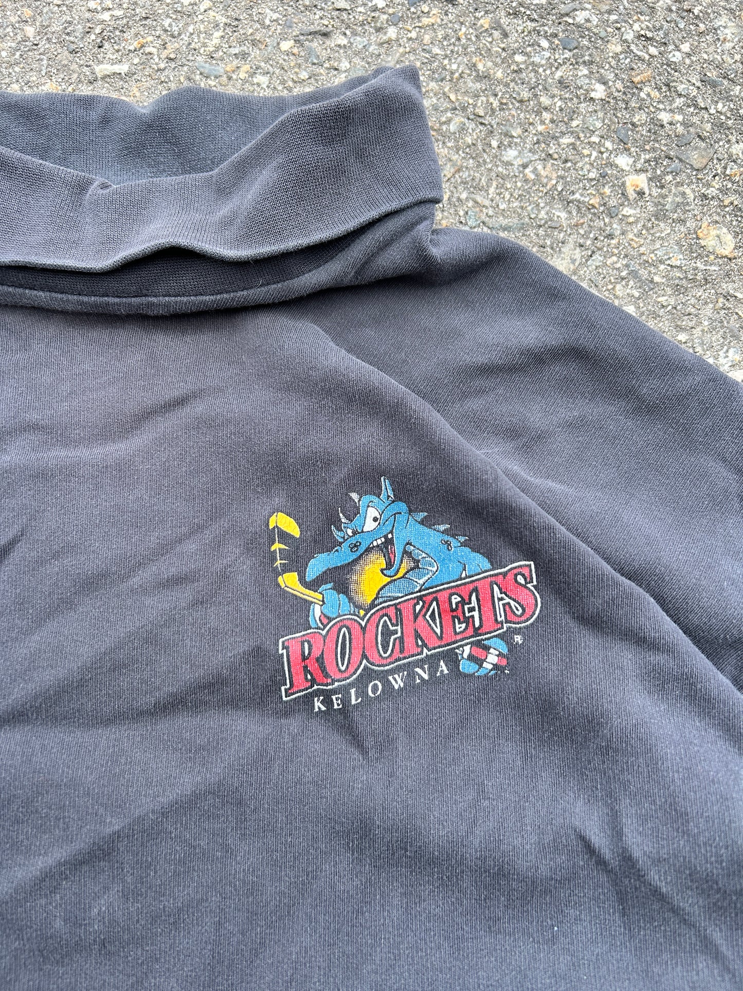 Vintage 90’s Kelowna Rockets Turtleneck Shirt (L)