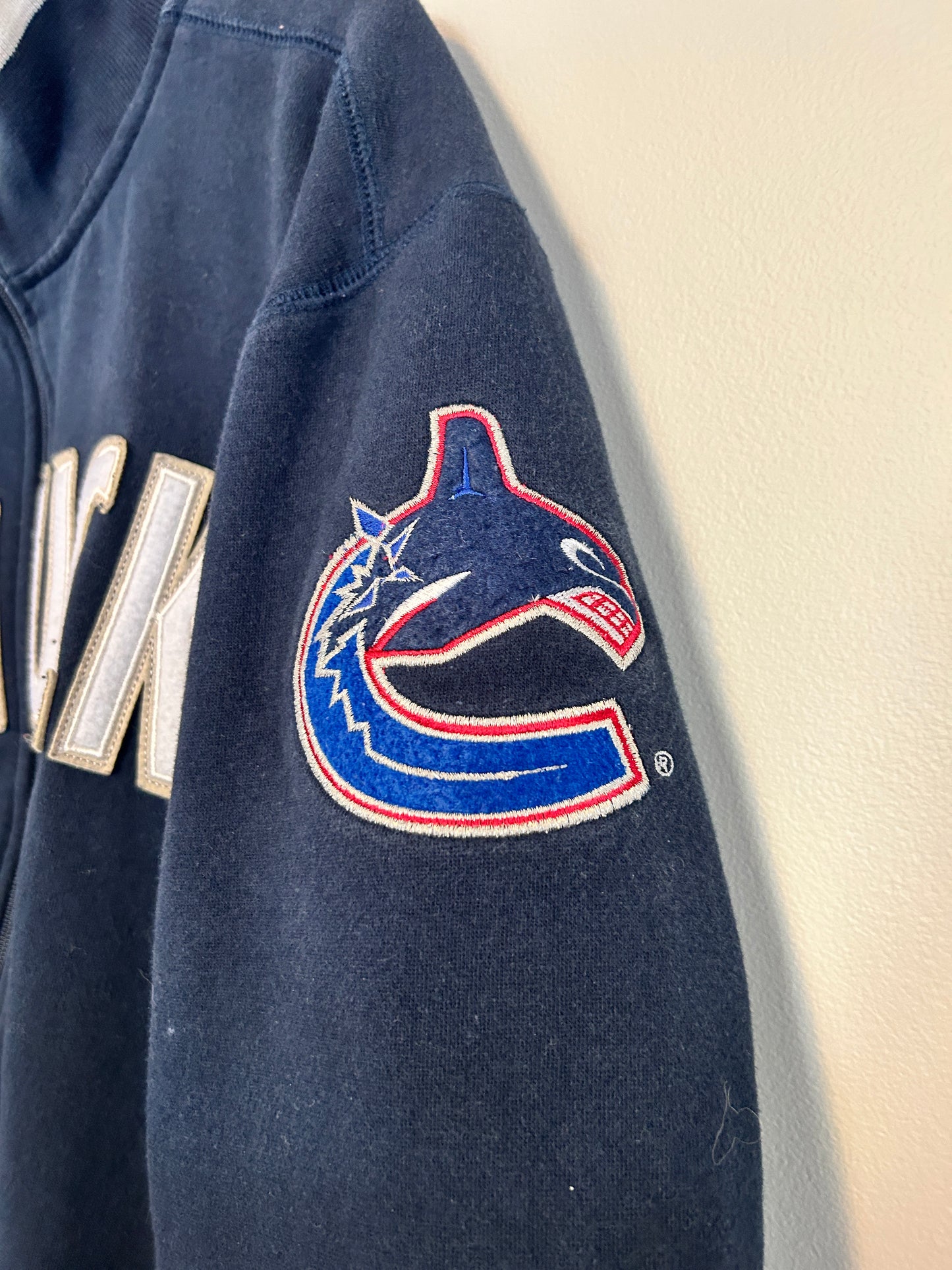 Waves Canucks Zip Sweater (L)