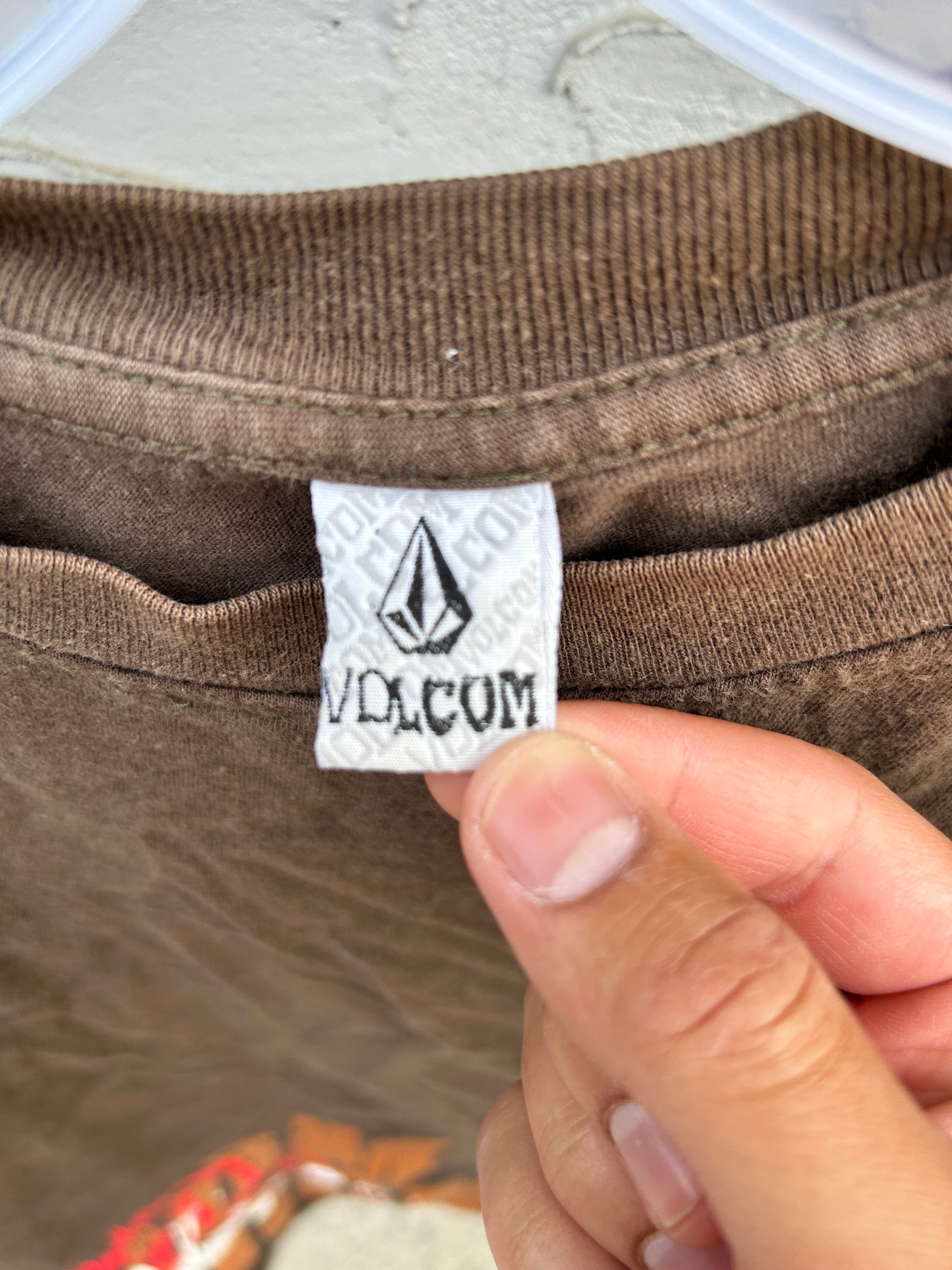 Y2K Brown Volcom Graphic Tee (M)