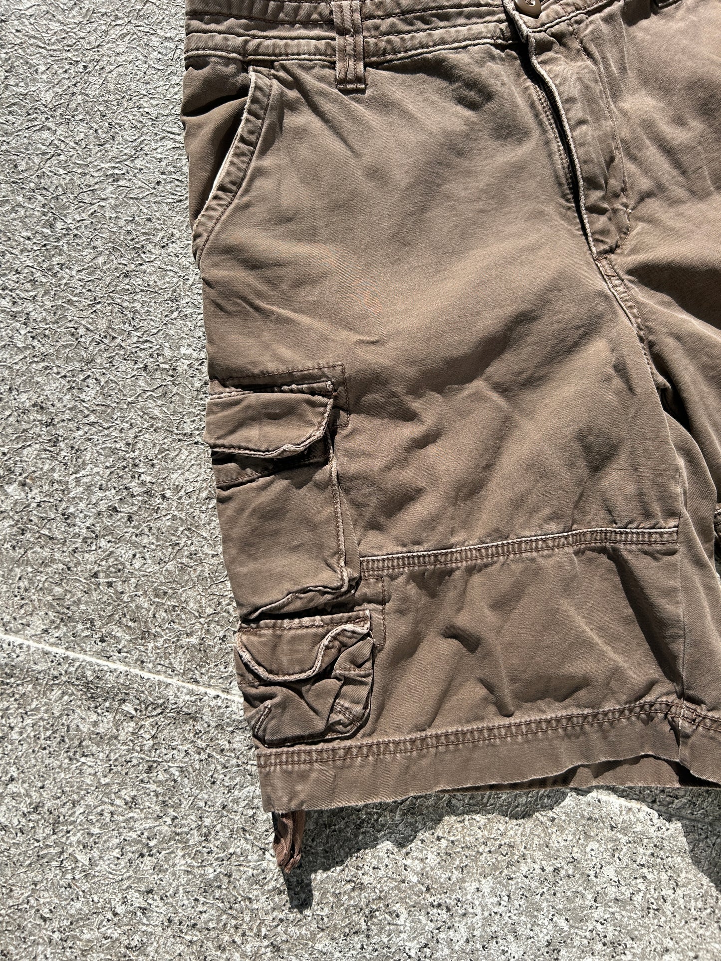Mossimo Supply Cargo Shorts (34W)